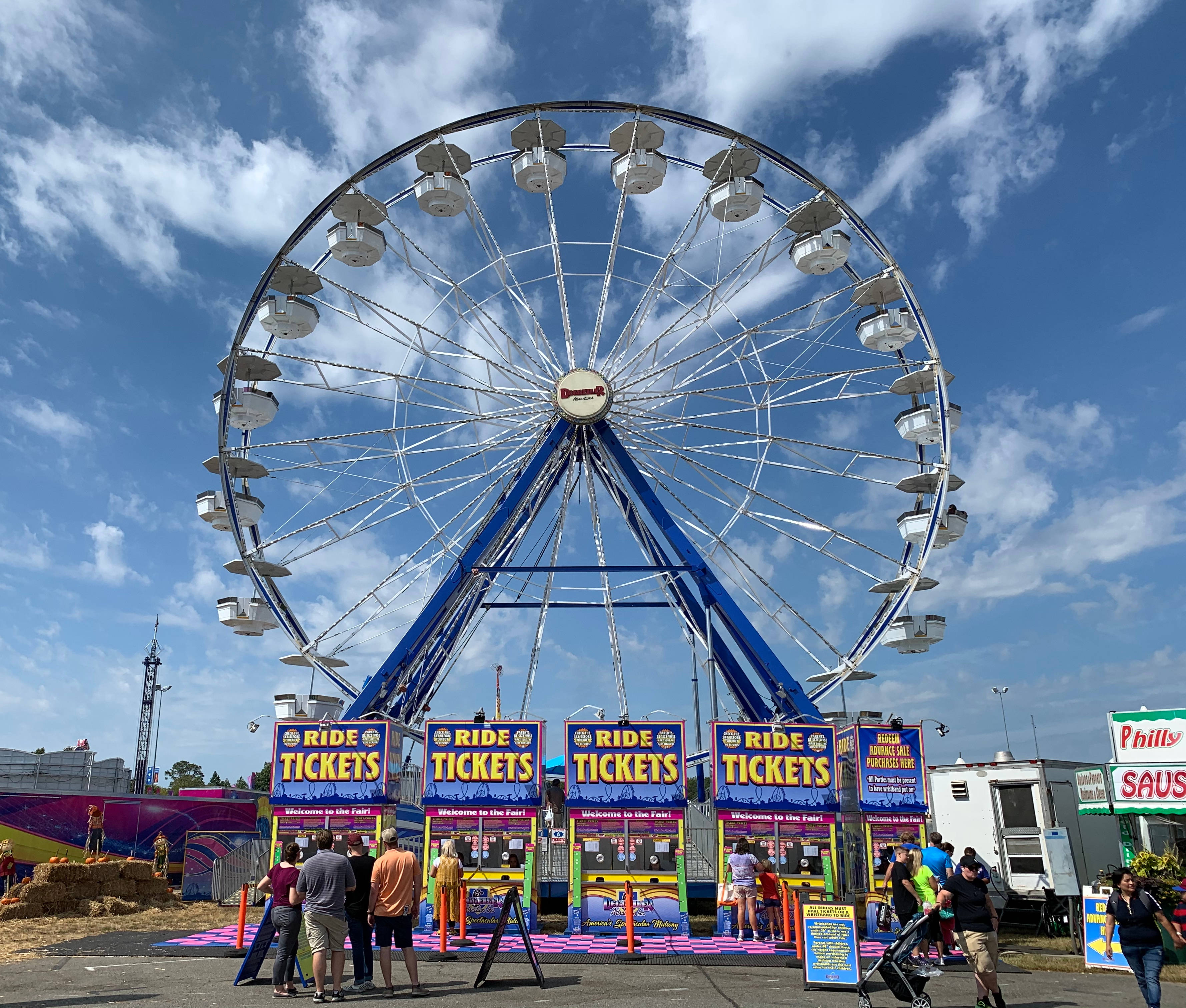 Ferris wheel, blue Ferris wheel, bright blue sky, 2K Desktop Wallpaper