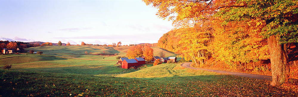 Fall Farm, autumn trees, red barns, SD Desktop Wallpaper