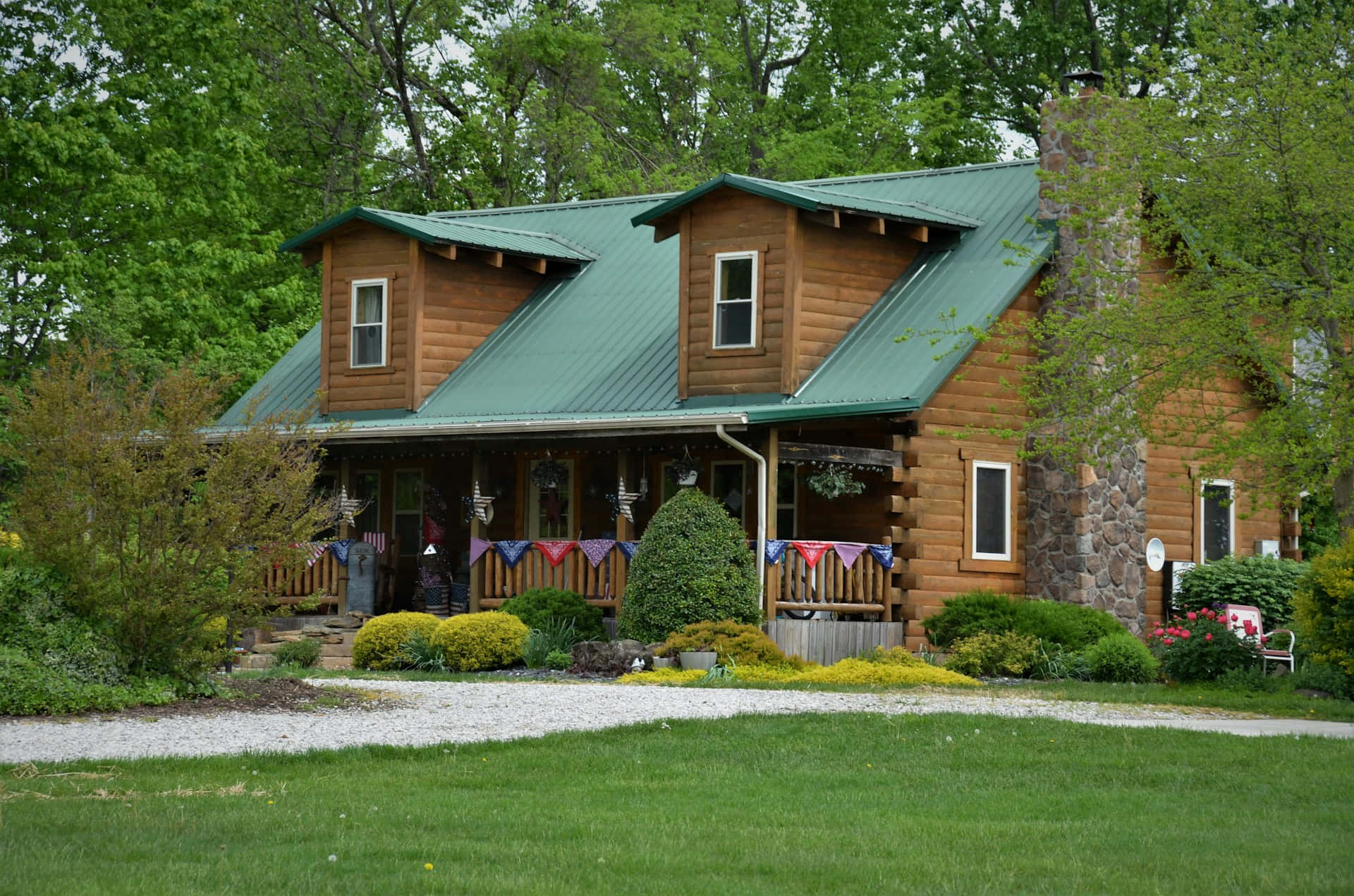 rustic log cabin, green metal roof, stone chimney, Full HD Desktop Wallpaper