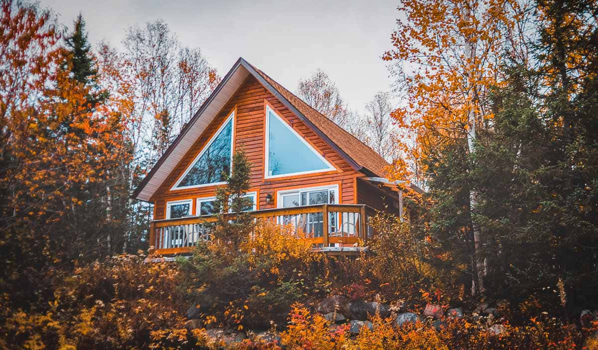 Fall Cabin, wooden cabin, triangular windows, SD Desktop Wallpaper