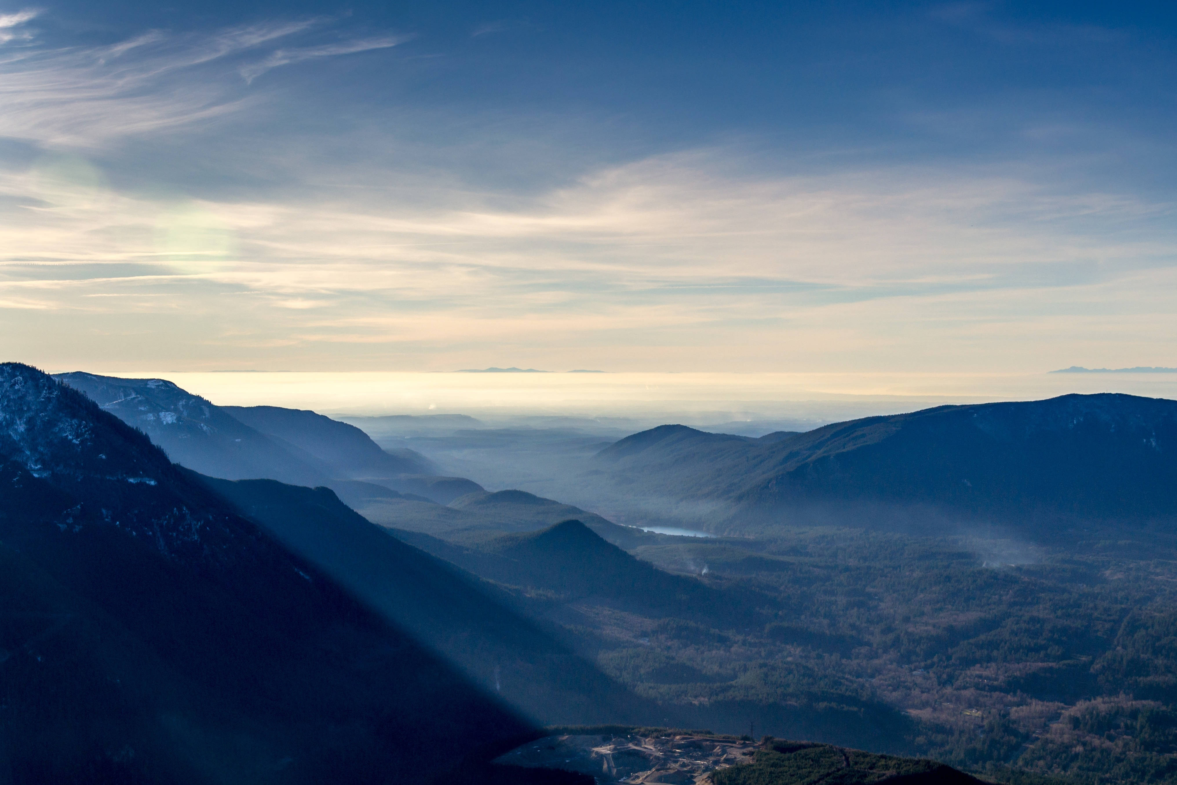 Mountain Mist, sunlight, clouds, 4K Desktop Wallpaper