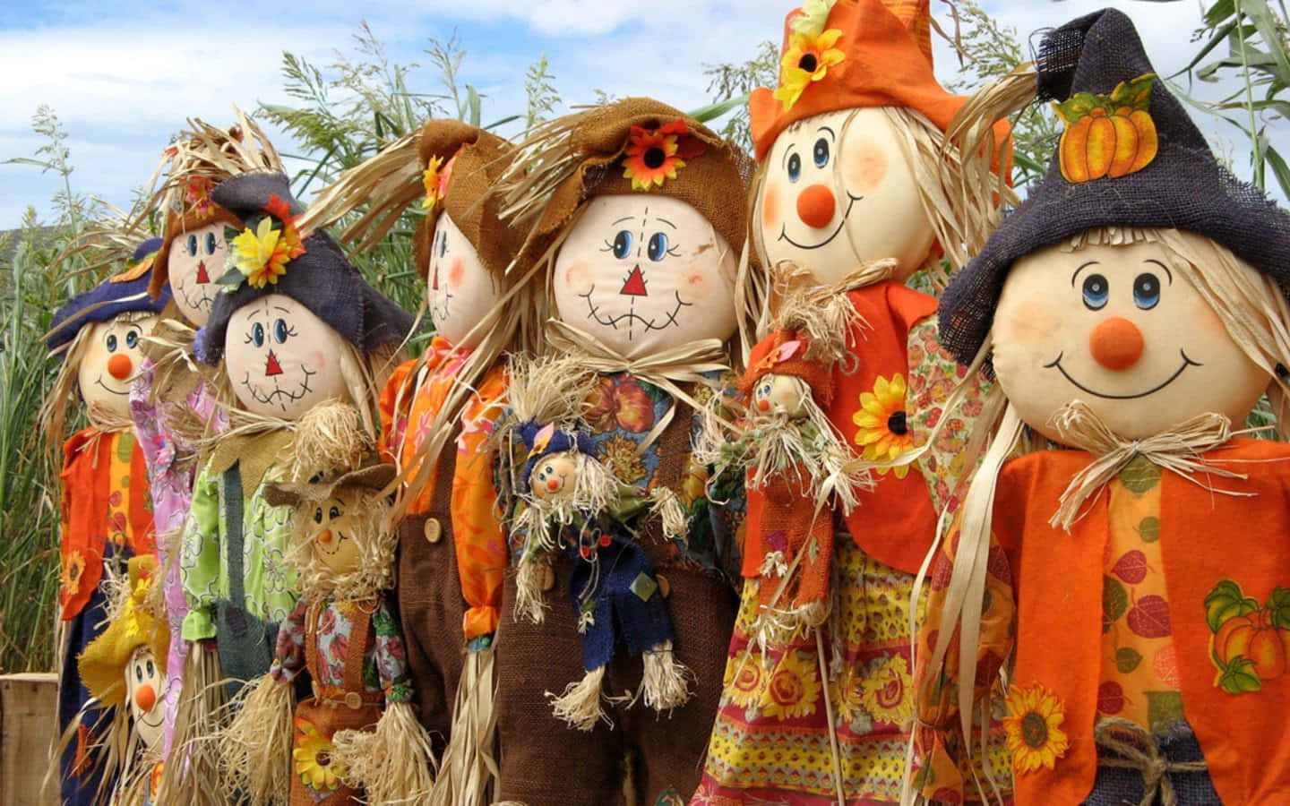 Fall Scarecrow, autumn field, colorful handmade scarecrows, HD Desktop Wallpaper