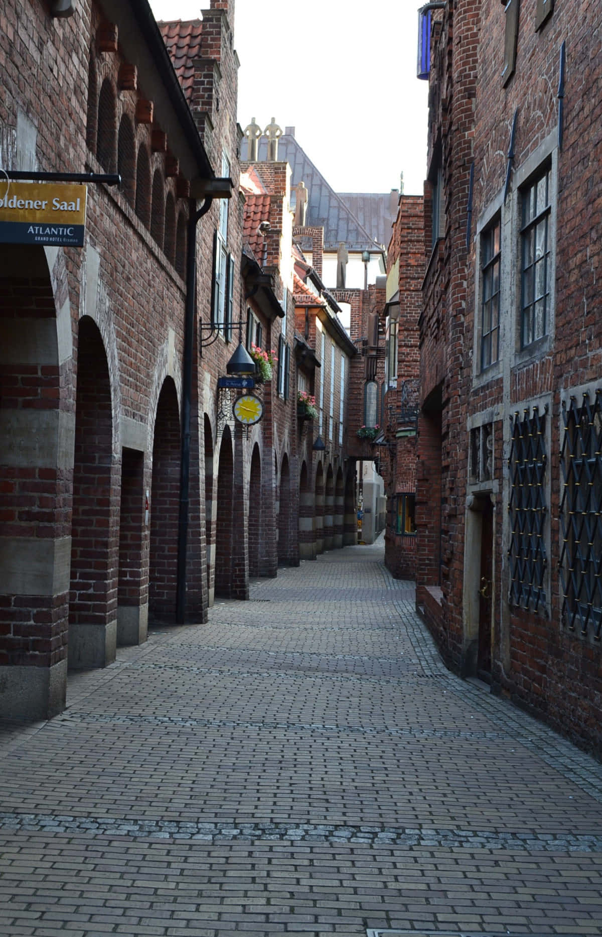 Fall Town, cobblestone alleyway, historic brick buildings, HD Phone Wallpaper