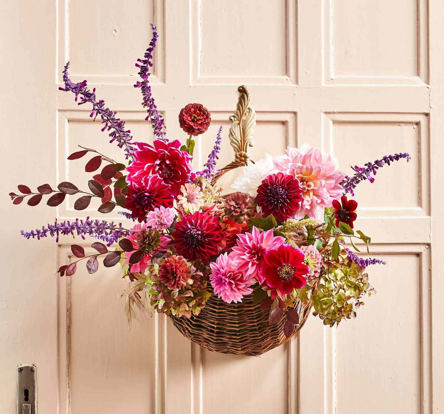 Fall Wreath, rustic door, woven basket, HD Desktop Wallpaper