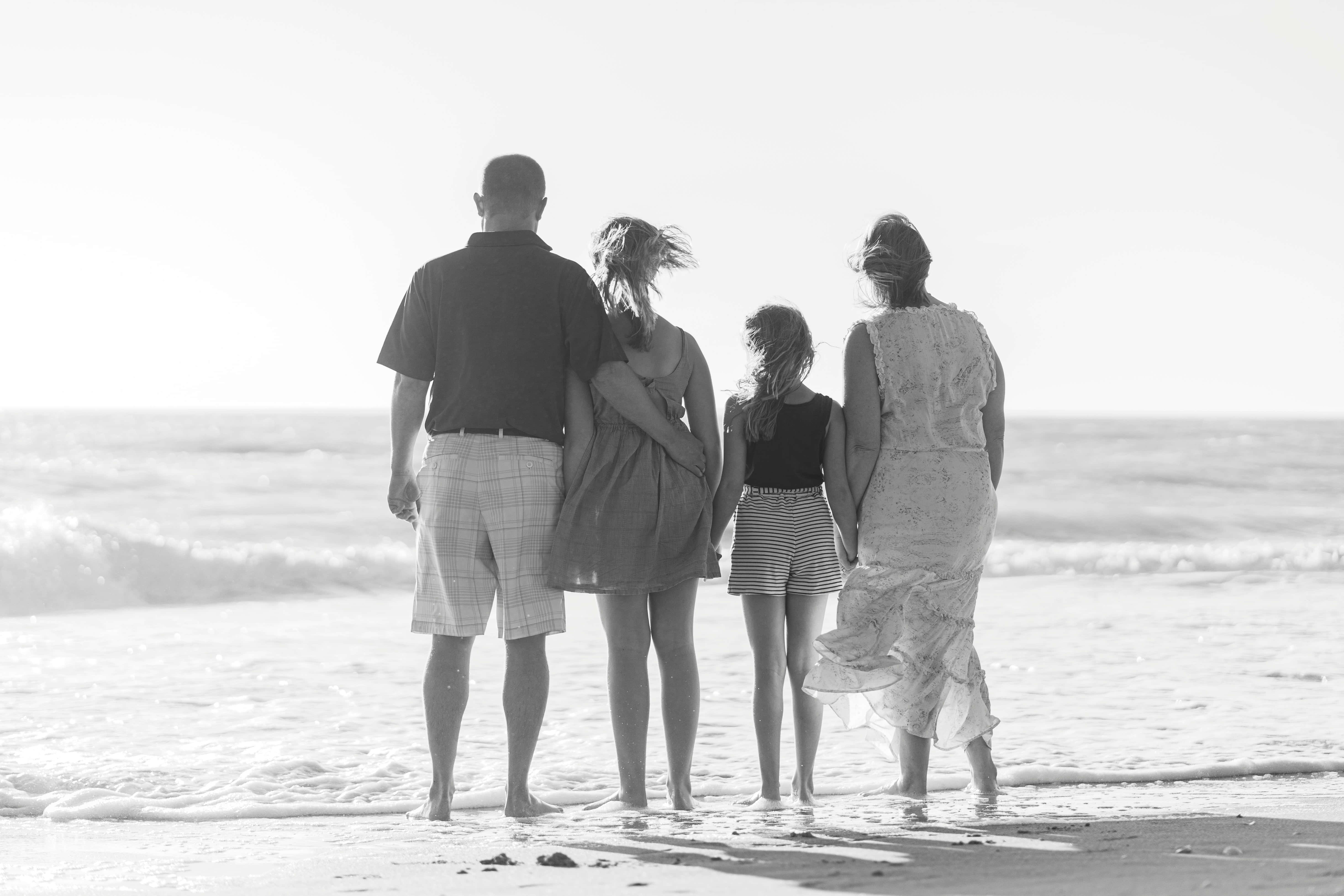 Family Aesthetic, beach, black and white, 5K Desktop Wallpaper