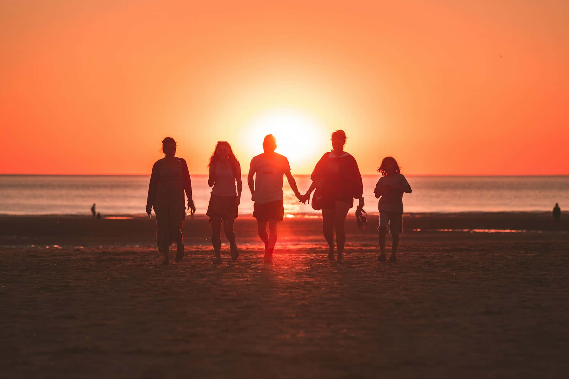Family, beach, sunset, Full HD Desktop Wallpaper