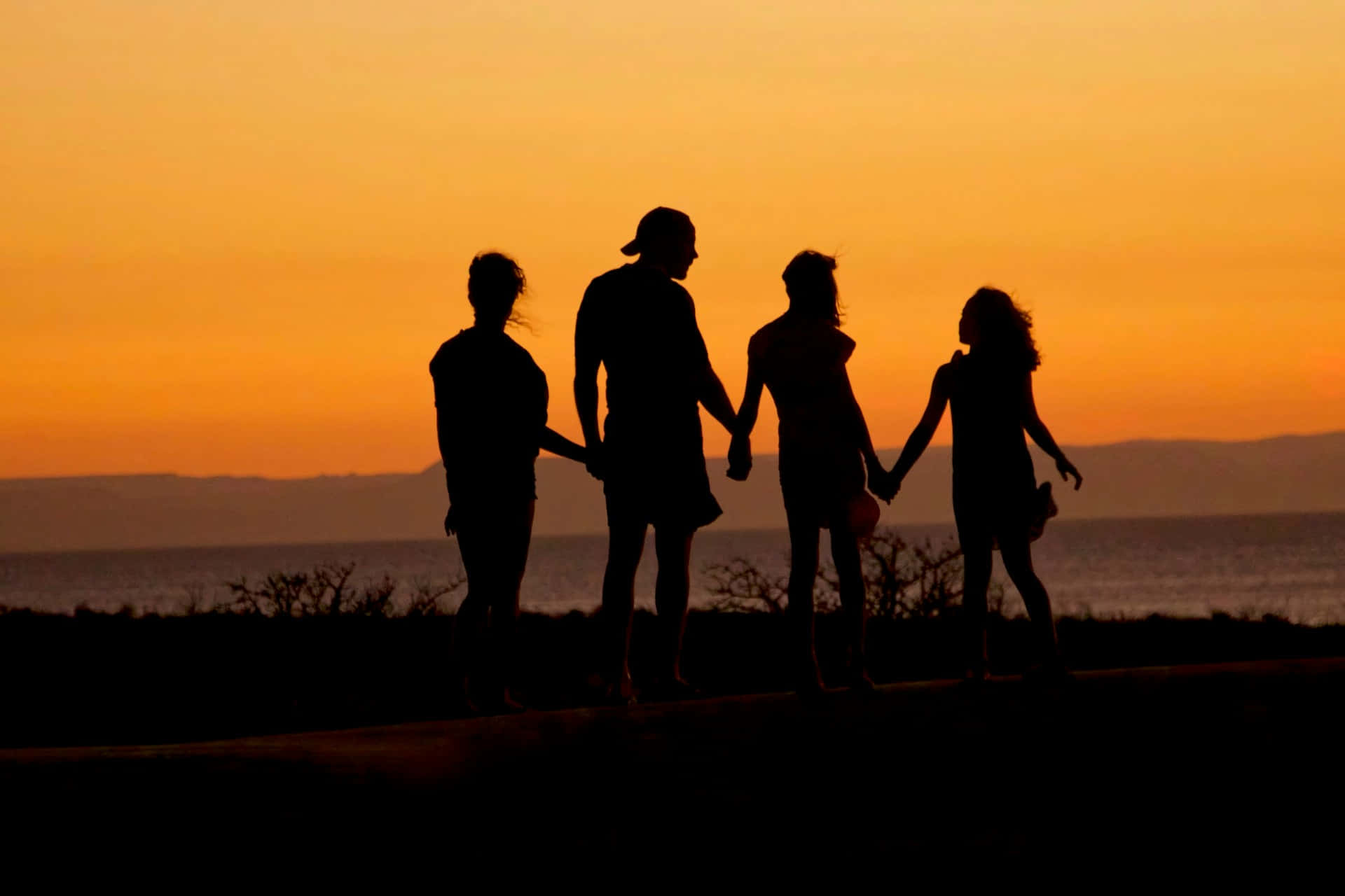 family silhouette, sunset, ocean, Full HD Desktop Wallpaper