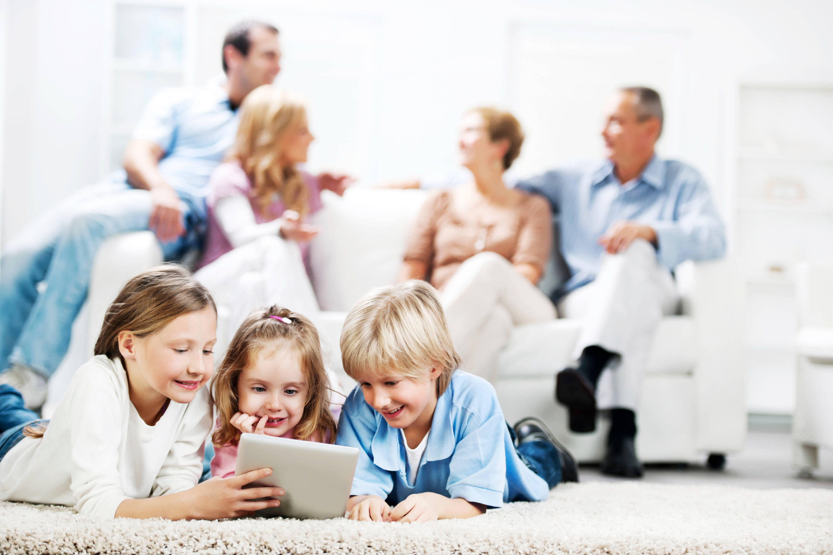 Family Guy, children, carpet, 2K Desktop Wallpaper