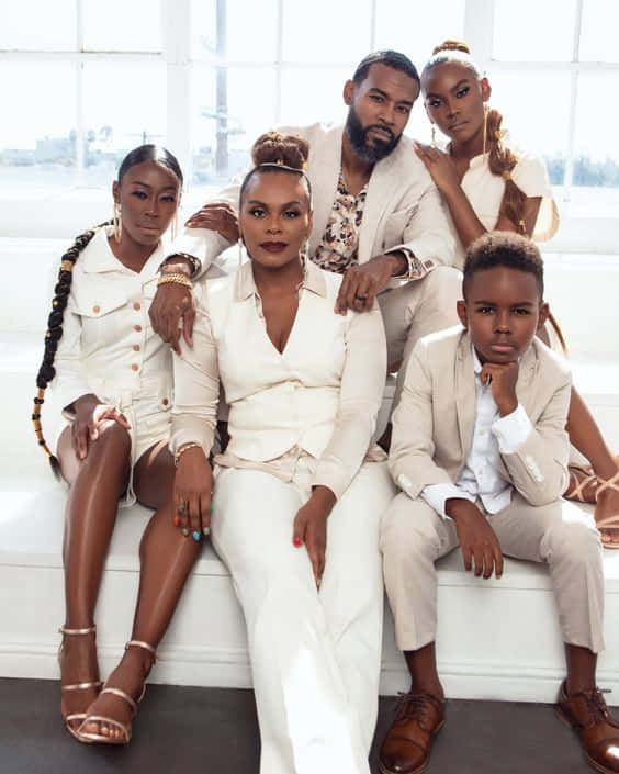 Family Portrait, beige, white, SD Phone Wallpaper