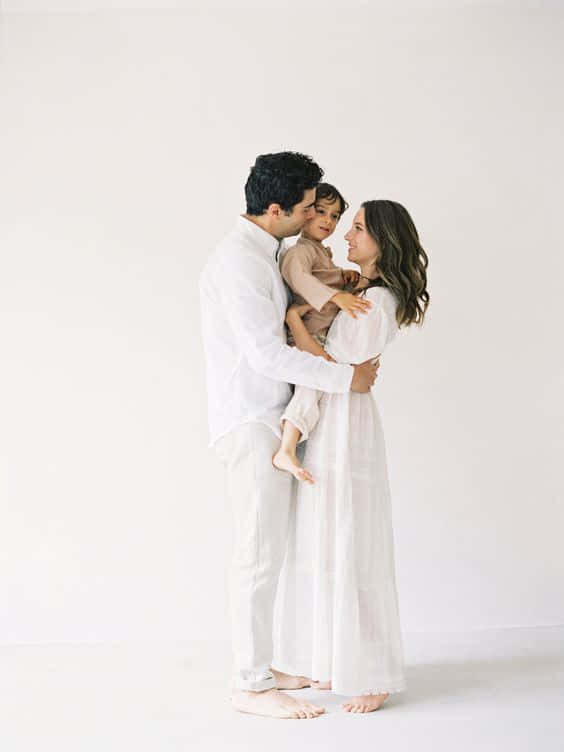 family of three, seamless white studio backdrop, white theme photography, SD Phone Wallpaper