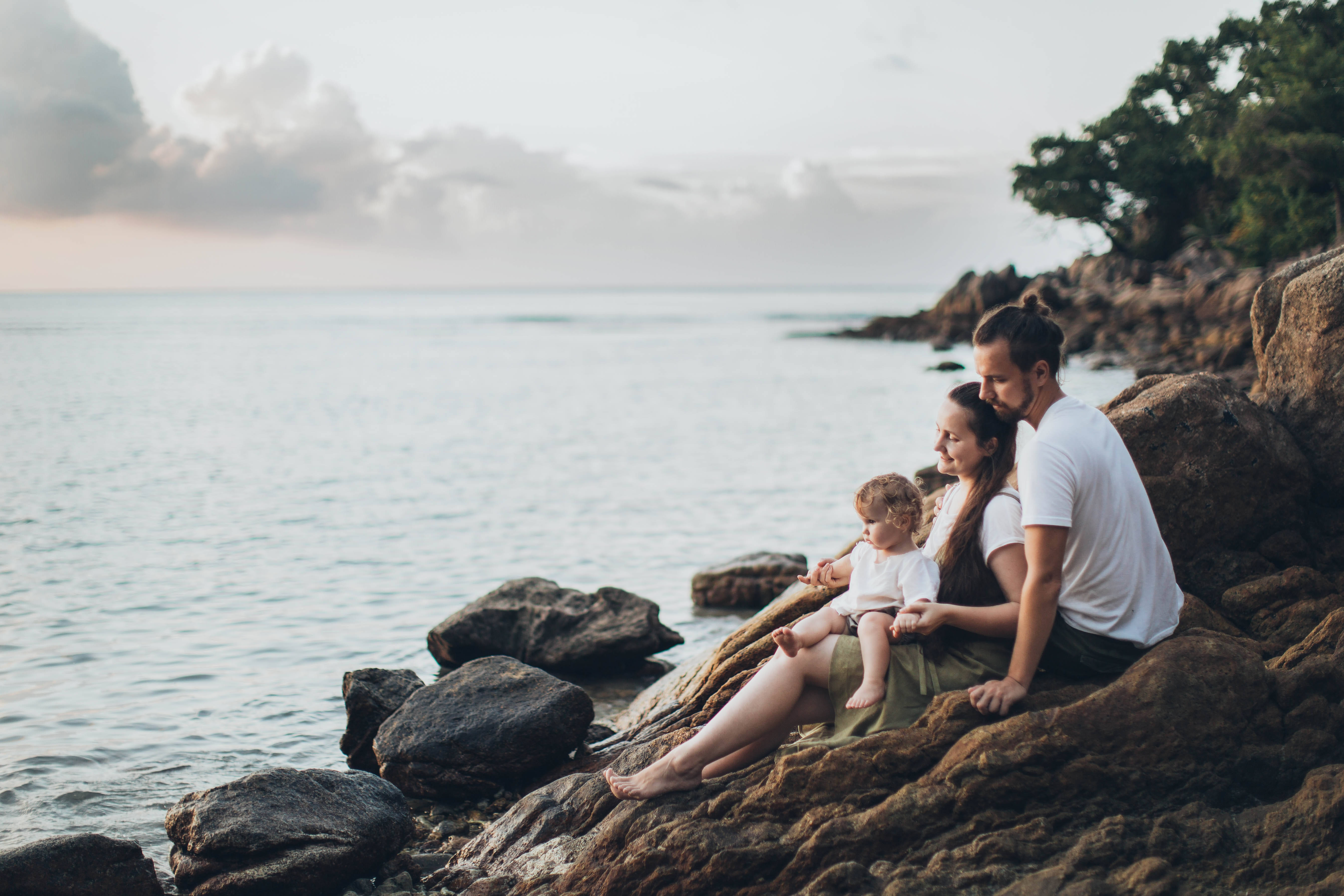 family, seashore, rocky shores, 5K Desktop Wallpaper