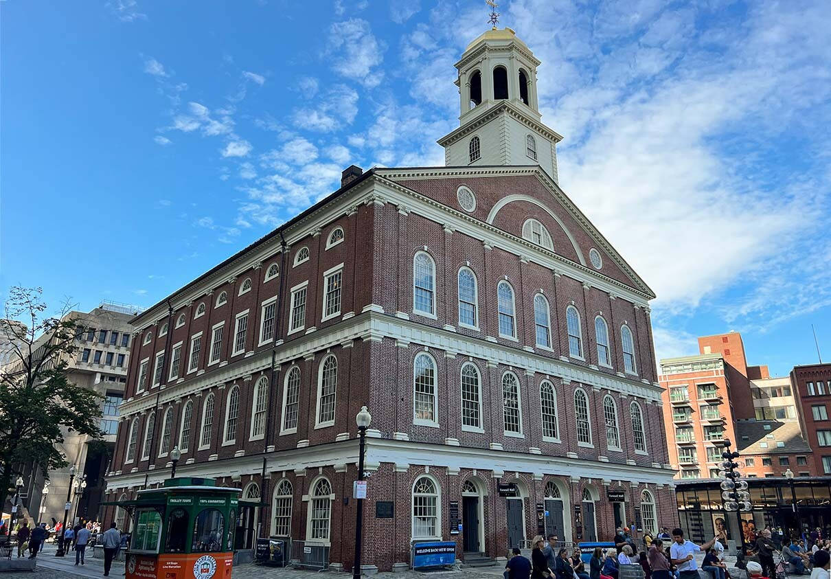Faneuil Hall, red brick, white trim, SD Desktop Wallpaper