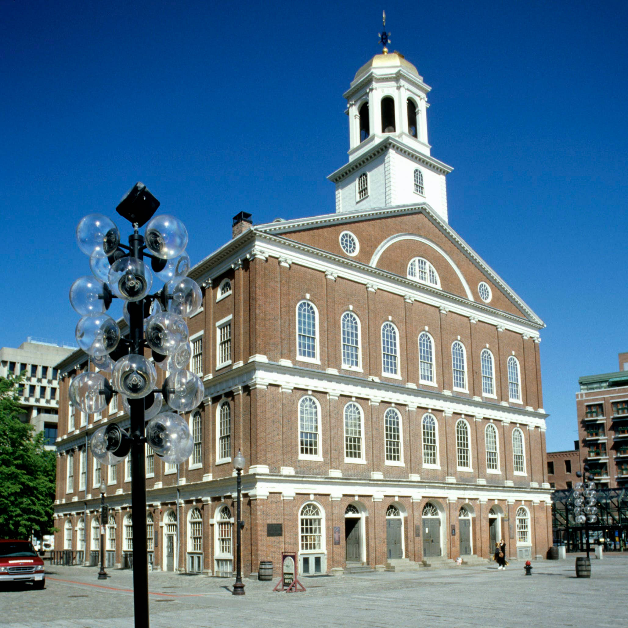 Faneuil Hall, brick building, white trim, Full HD Desktop Wallpaper