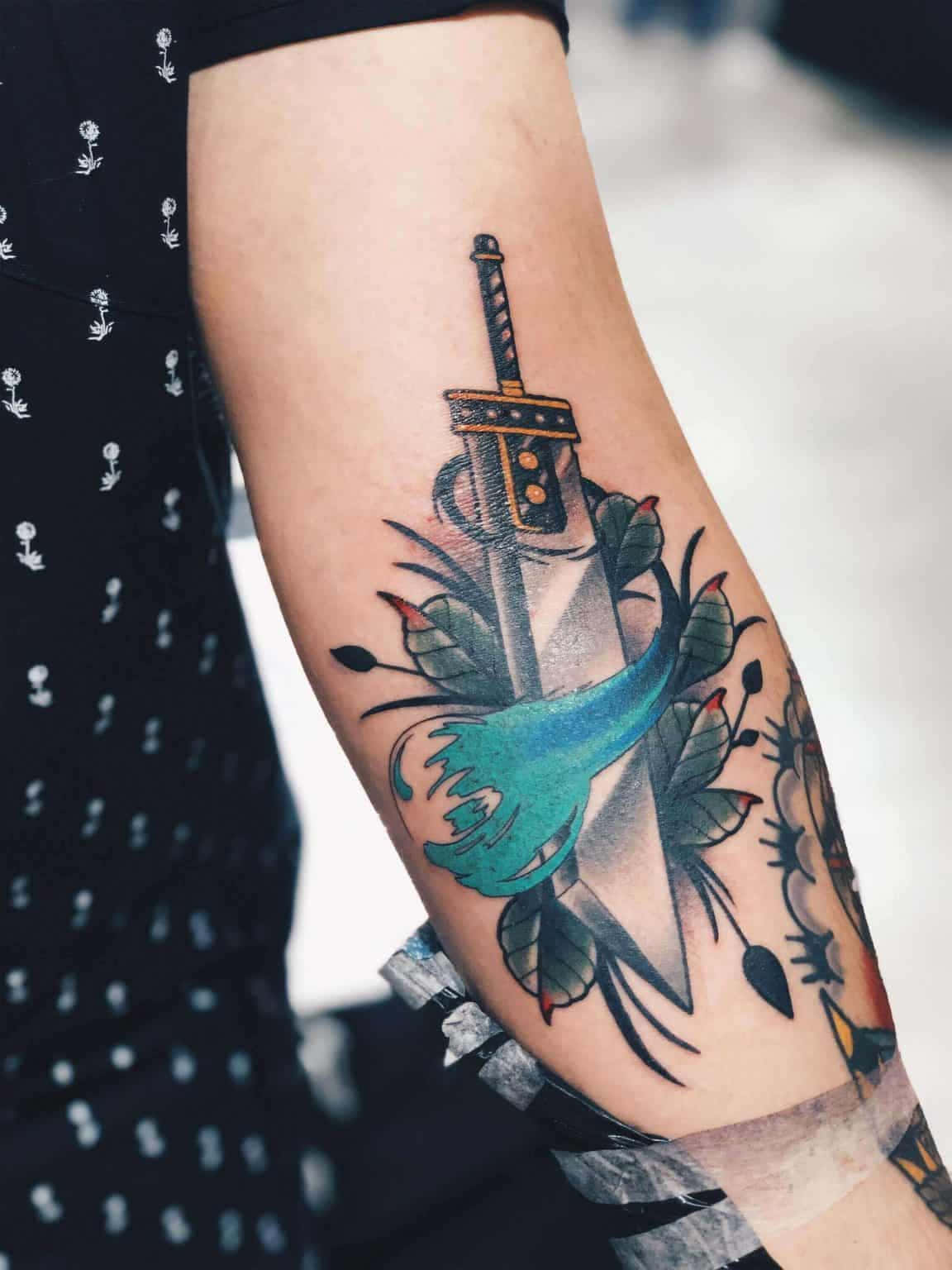 katana sword, turquoise fish, dark leaves, HD Phone Wallpaper