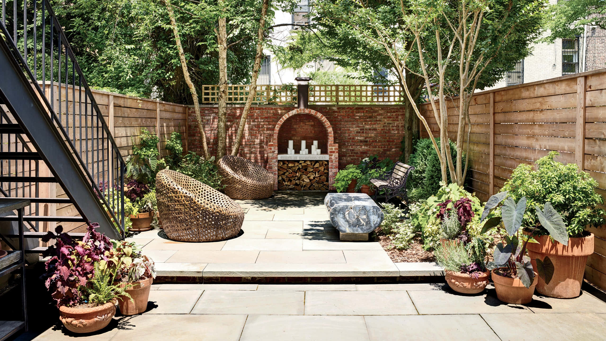 cottage garden, urban backyard patio, stone tiles, 2K Desktop Wallpaper