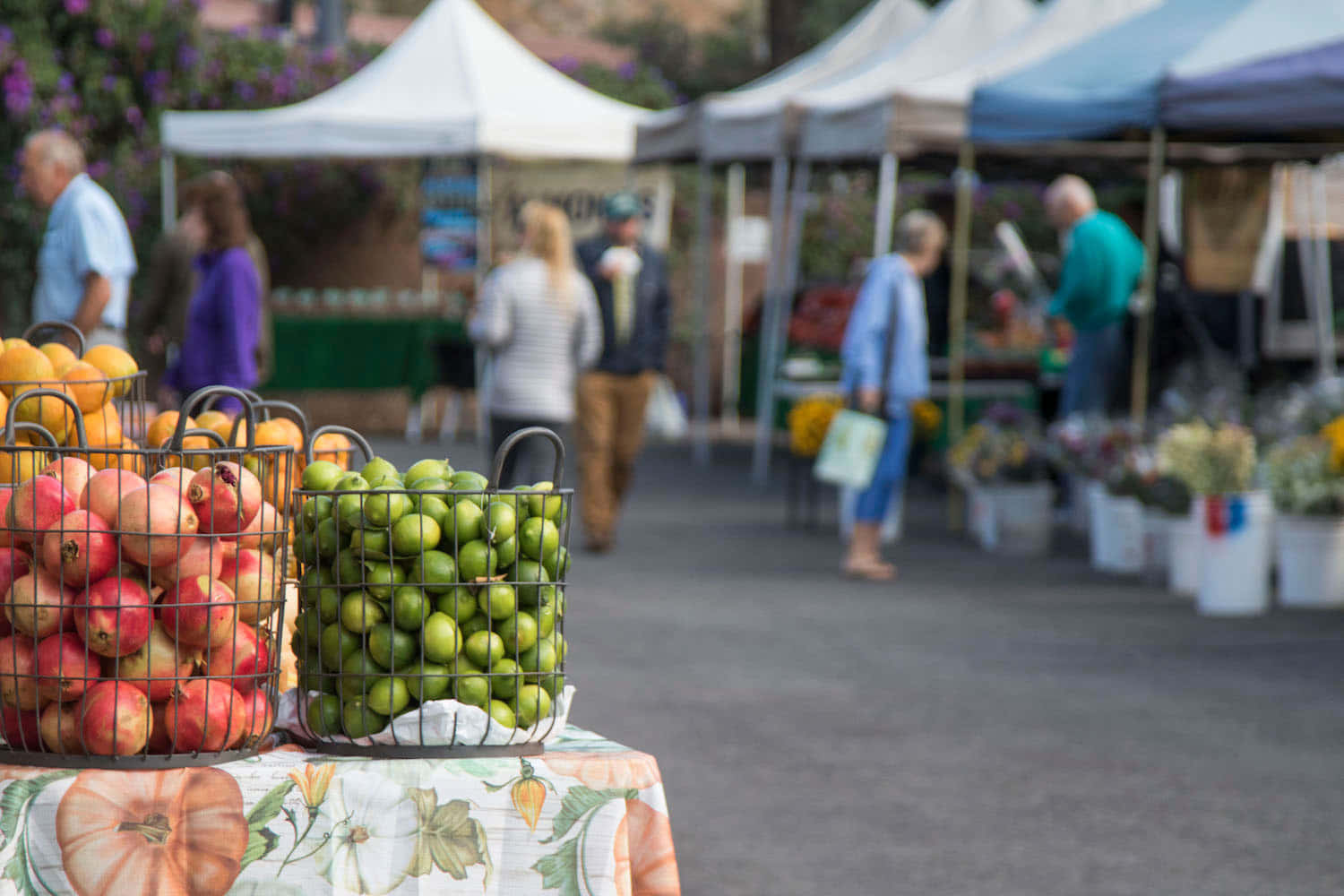 Farmers Market, red apples, green limes, HD Desktop Wallpaper