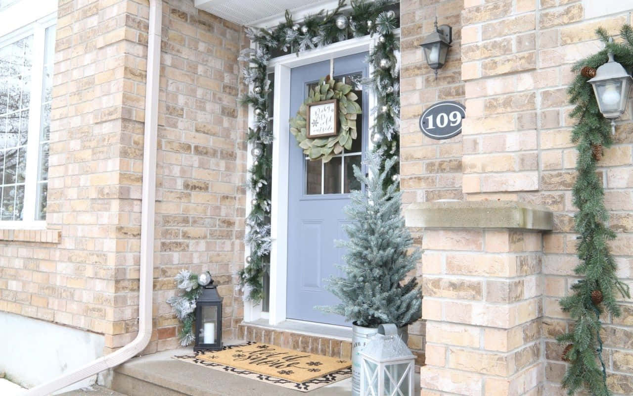 Farmhouse Christmas, cozy brick house entrance, snowy evergreen garlands, HD Desktop Wallpaper