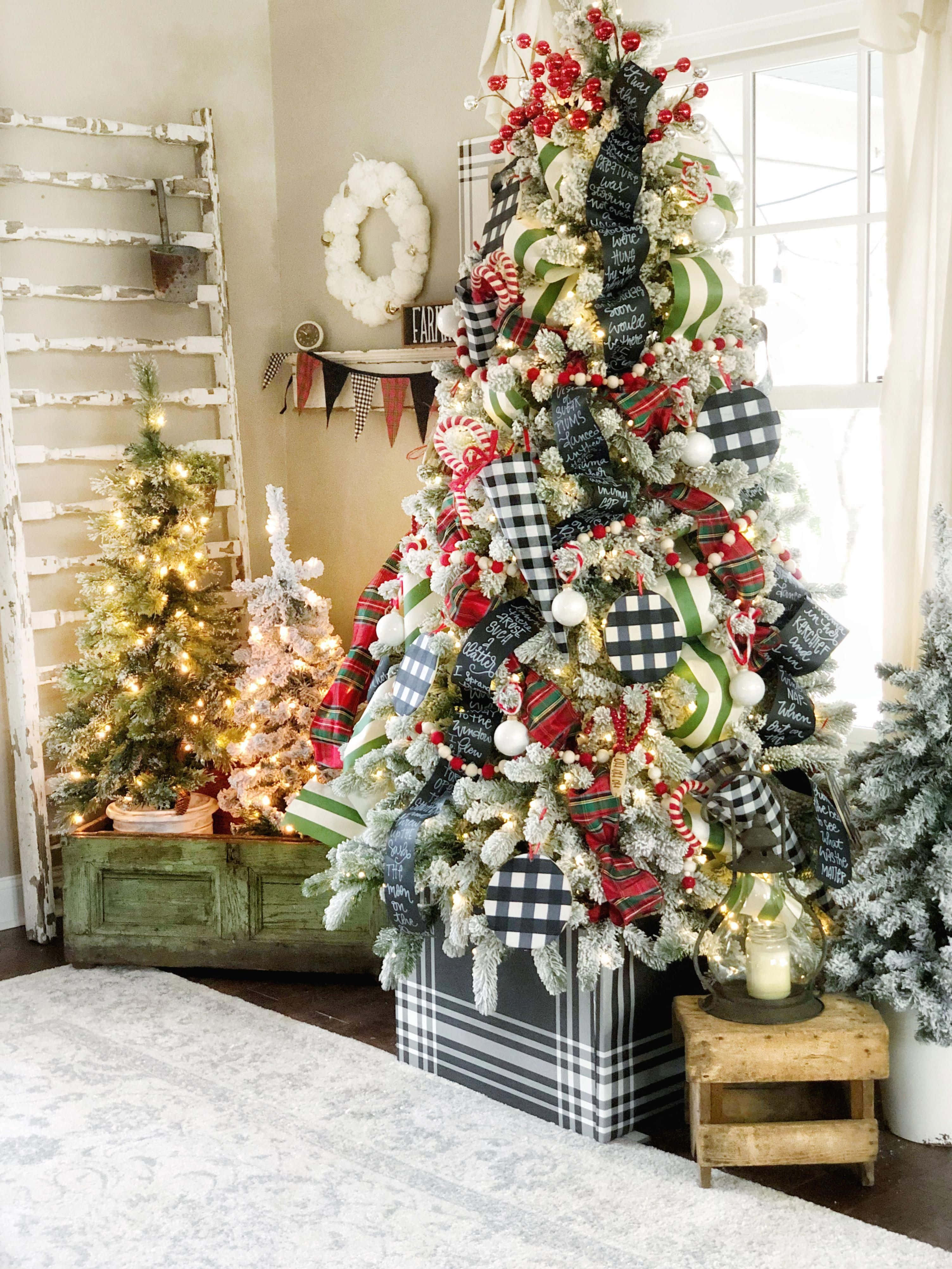 Farmhouse Christmas, plaid ribbons, red berries, 4K Phone Wallpaper
