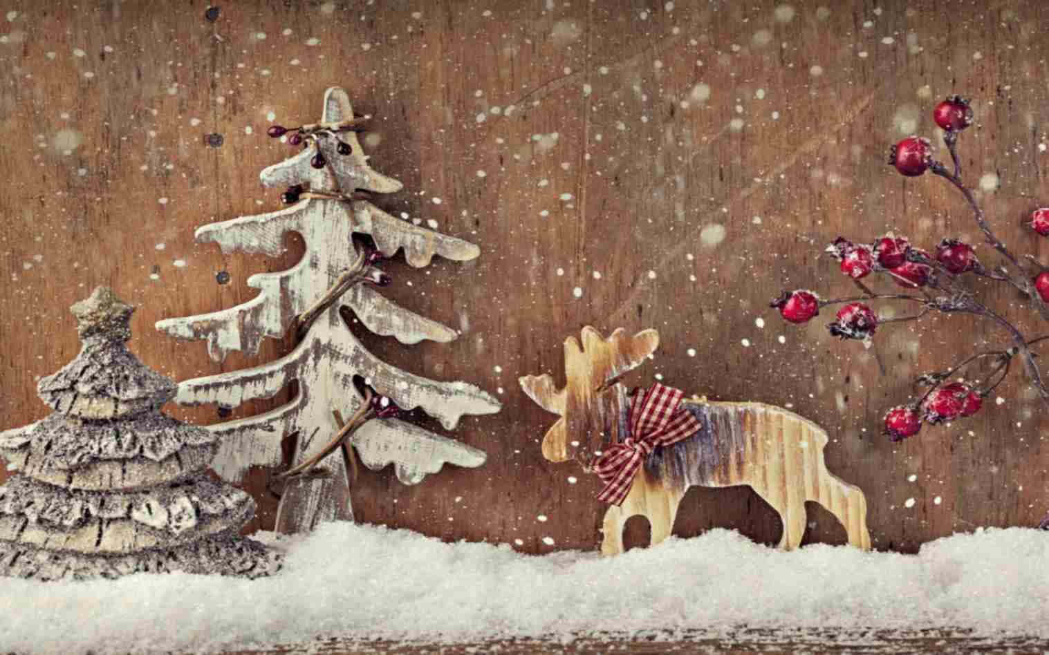 farmhouse Christmas, wooden Christmas tree, moose ornaments, HD Desktop Wallpaper
