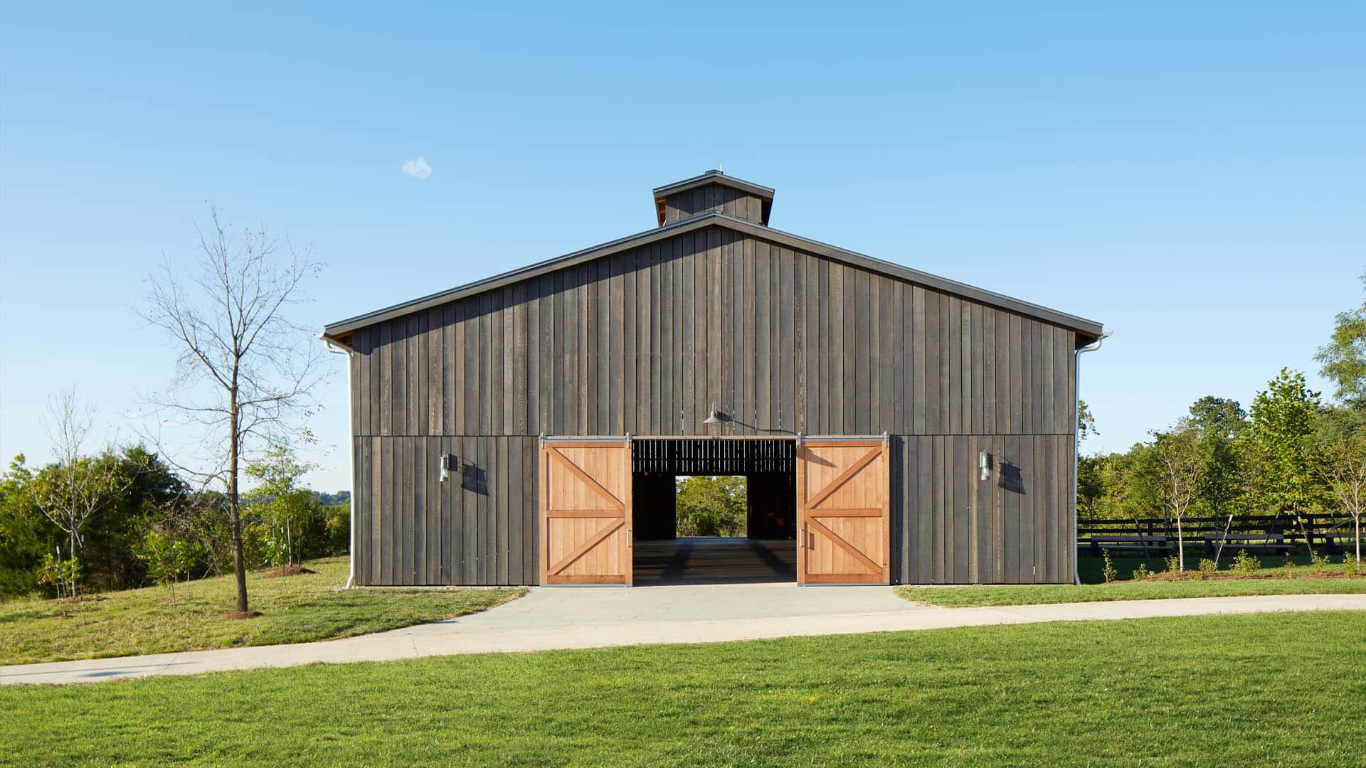 grey dutch barn, modern dark wood barn, open wooden doors, Full HD Desktop Wallpaper