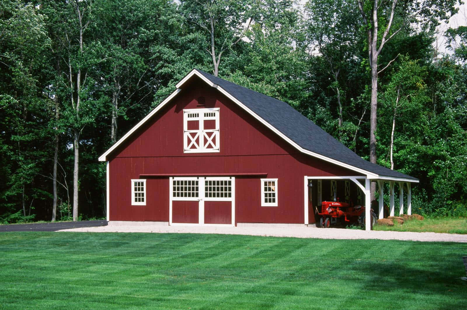 red barn, white trim, lush green field, HD Desktop Wallpaper
