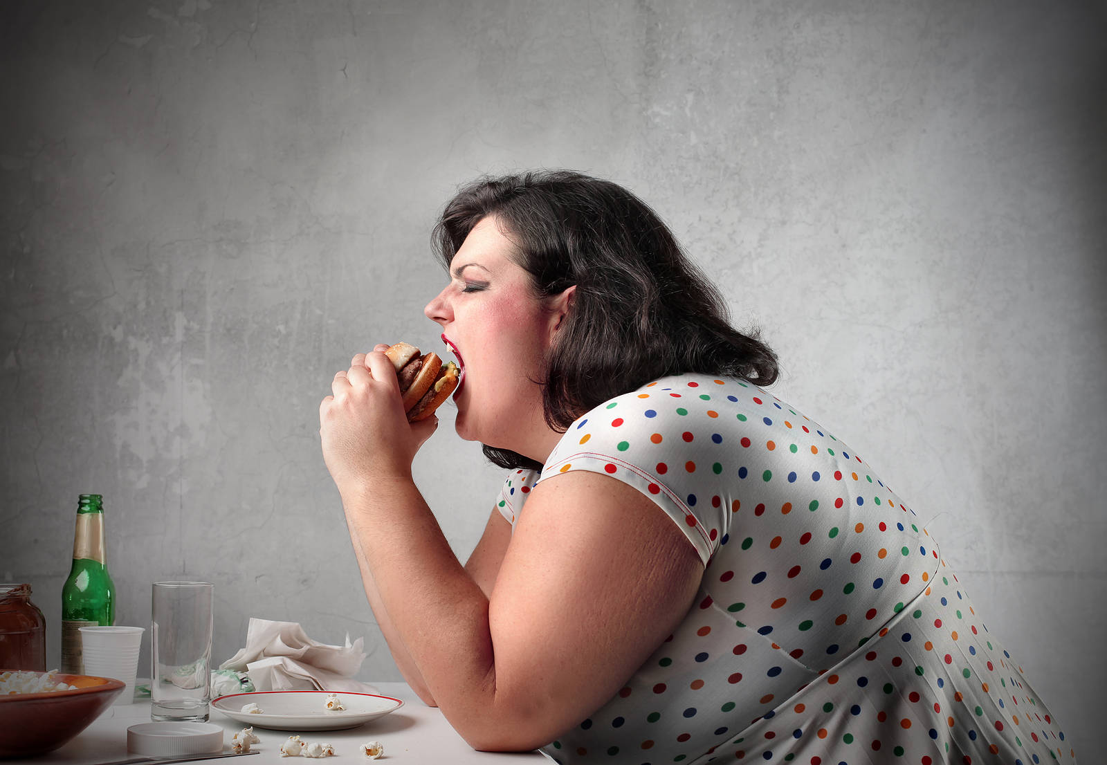 Fat Girl, polka dot dress, burger, HD Desktop Wallpaper