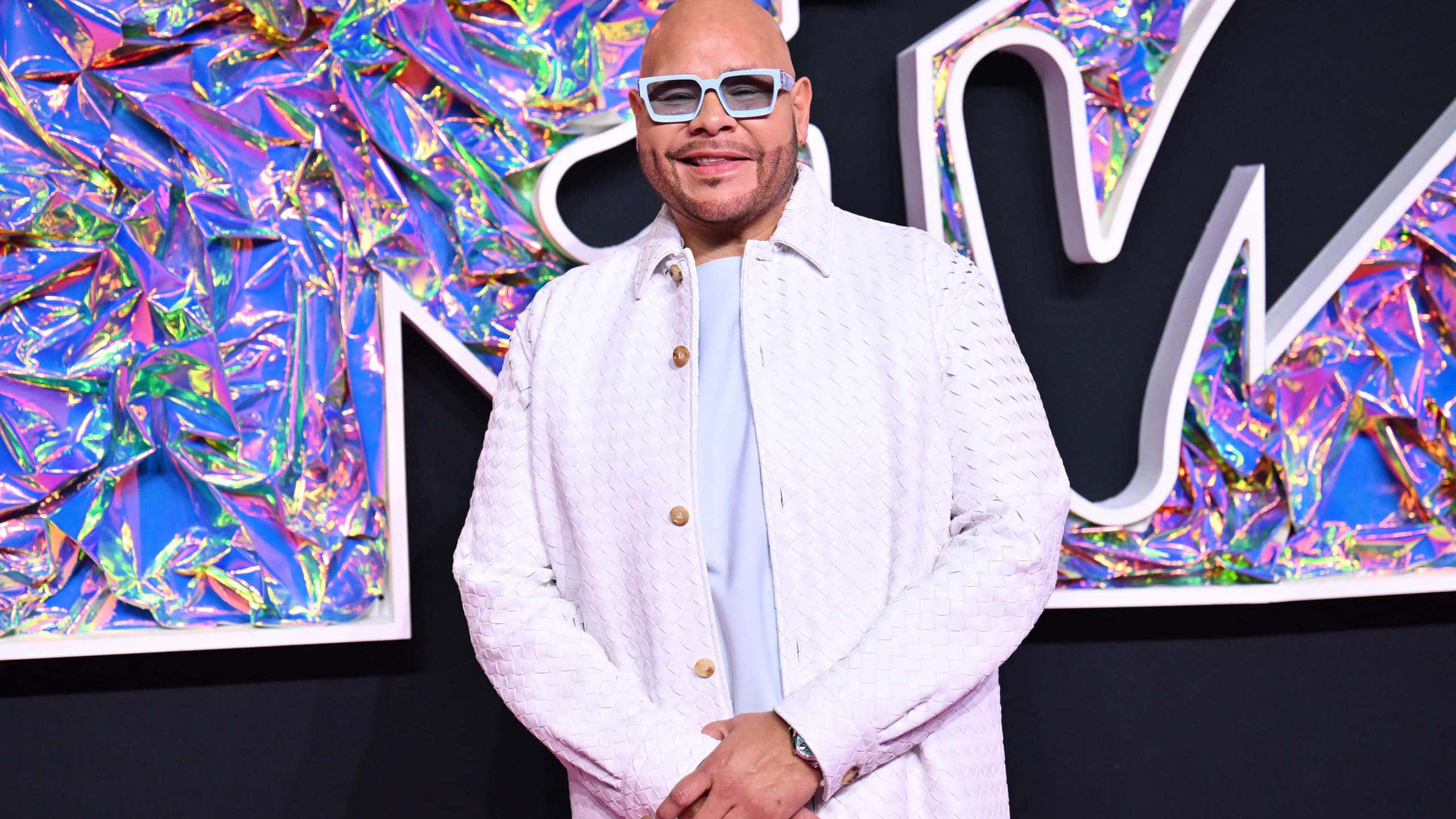Fat Joe, white textured jacket, white sunglasses, 2K Desktop Wallpaper