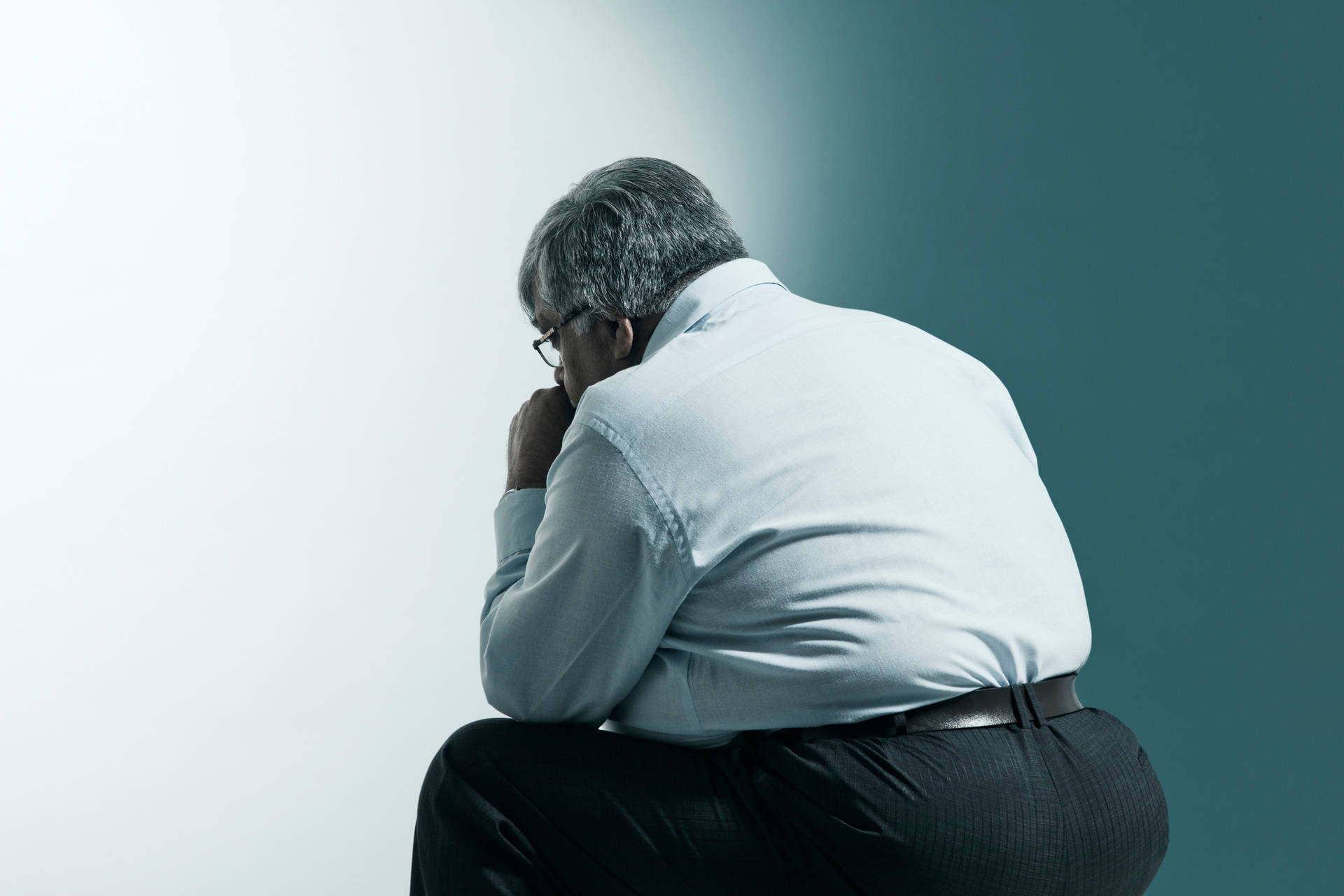 sad fat person, older man, gray hair, Full HD Desktop Wallpaper