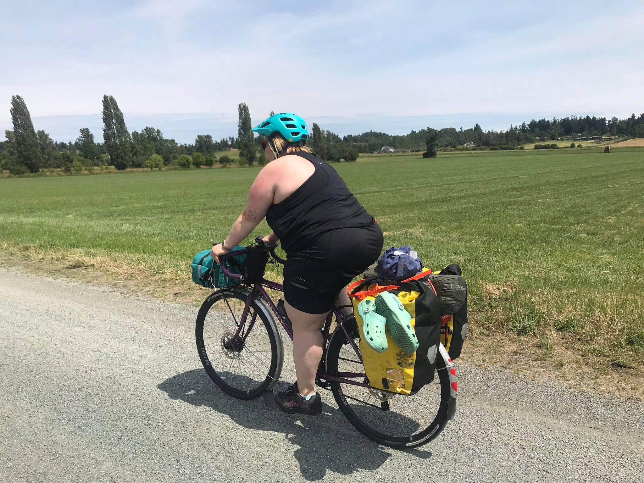 teal helmet, loaded touring bike, gravel road, Full HD Desktop Wallpaper