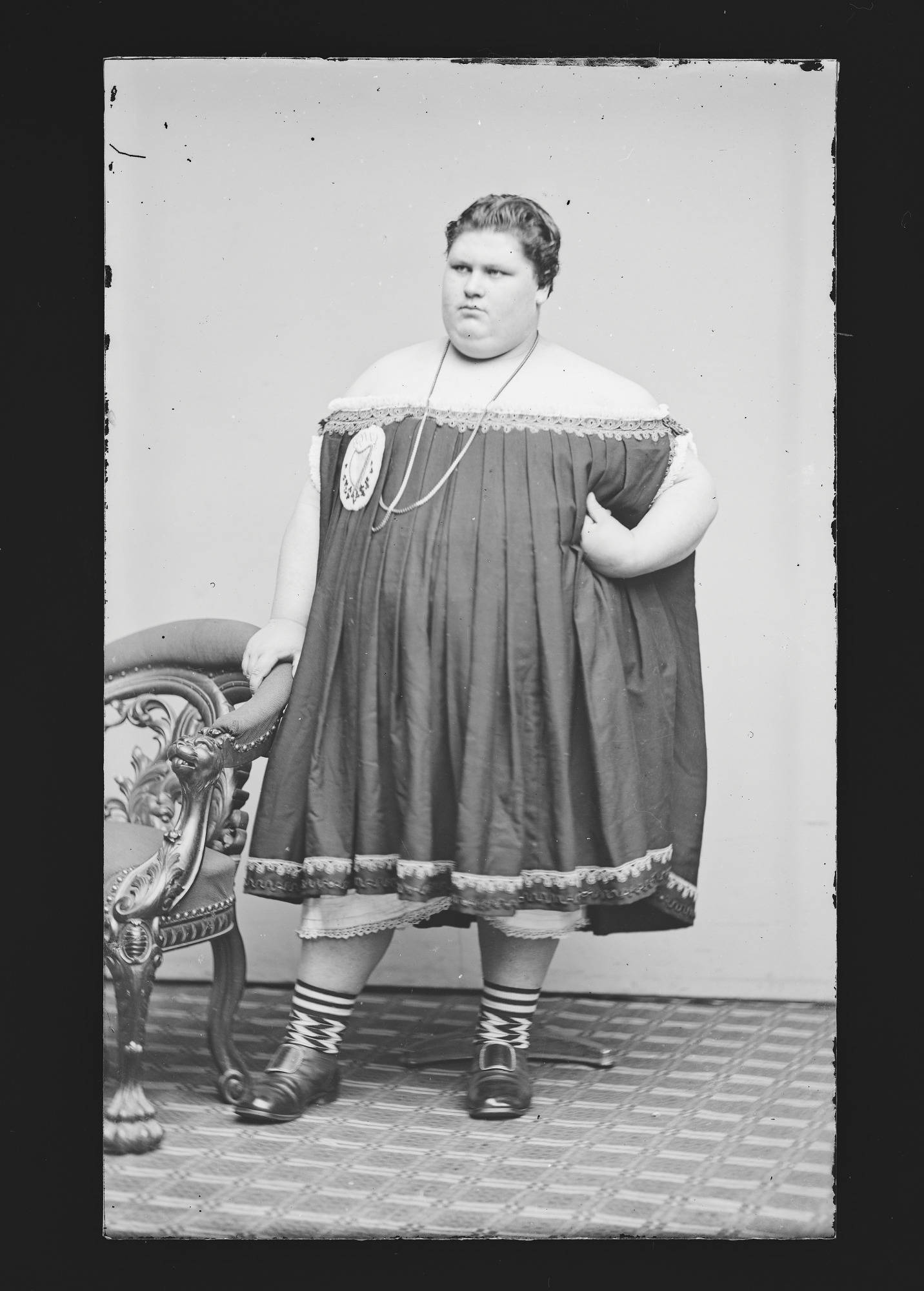 vintage studio portrait, stout woman, draped dress, Full HD Phone Wallpaper