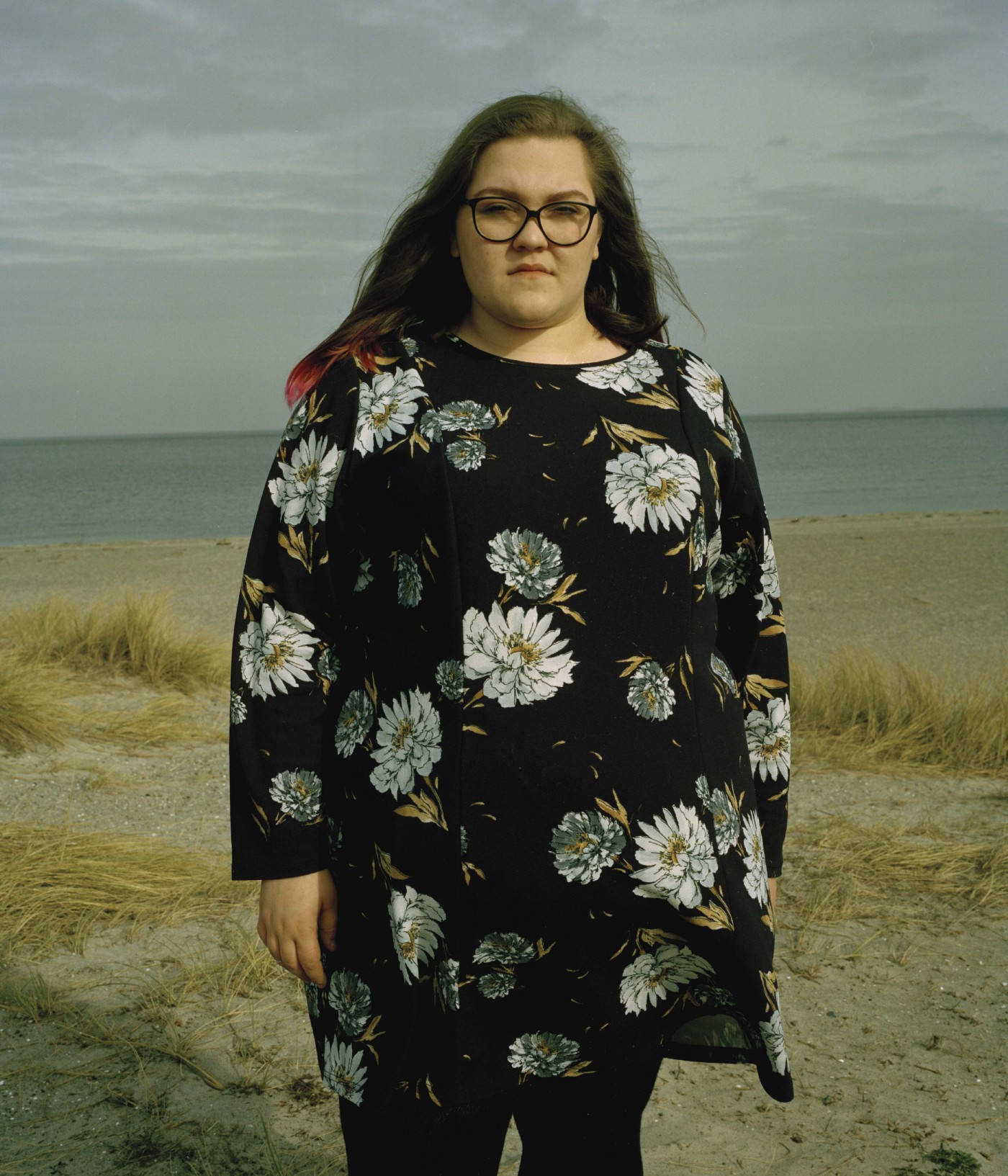 fat person, floral dress, black floral dress, HD Phone Wallpaper