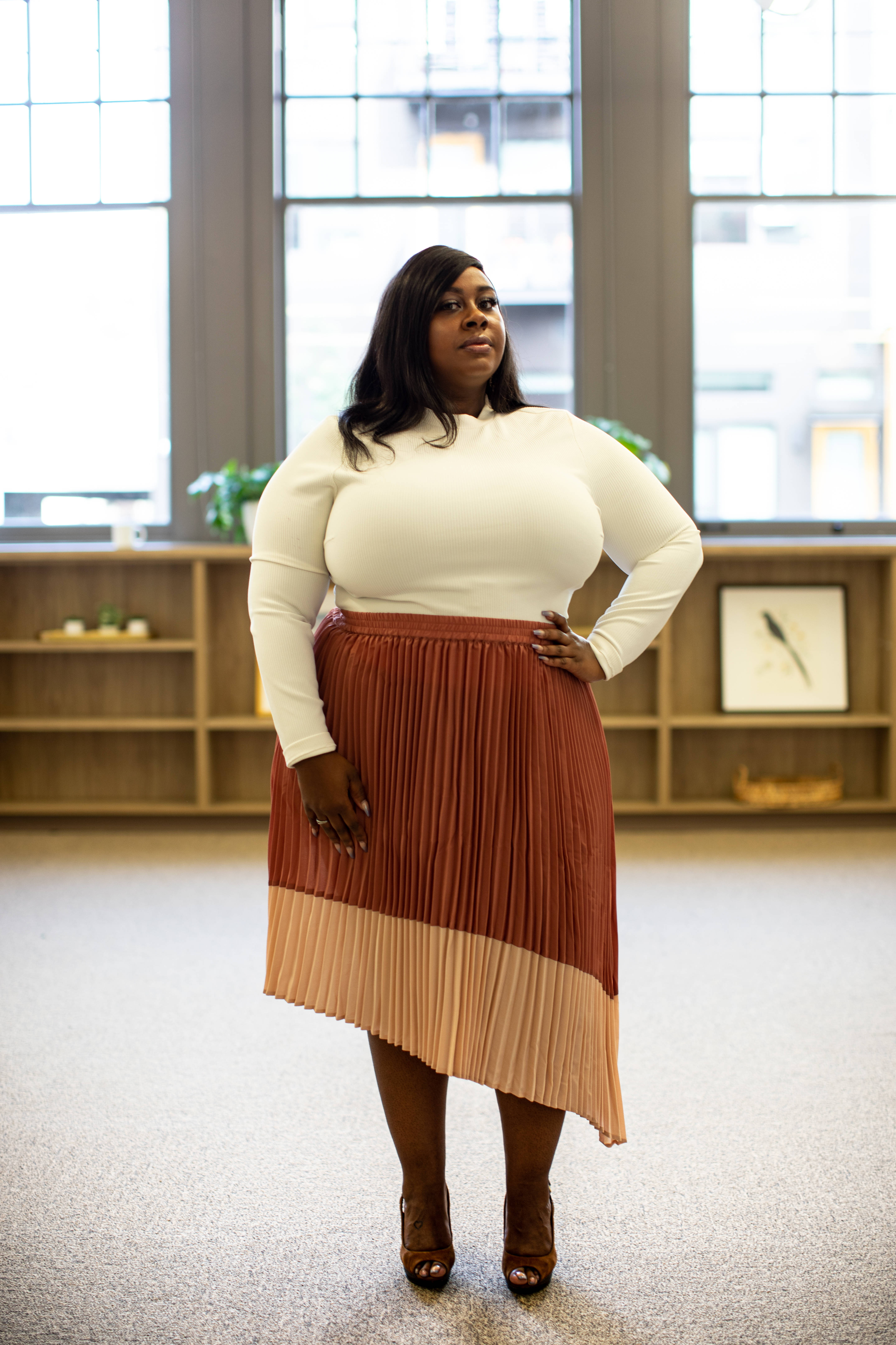off white, cream, rust pleated skirt, 5K Phone Wallpaper