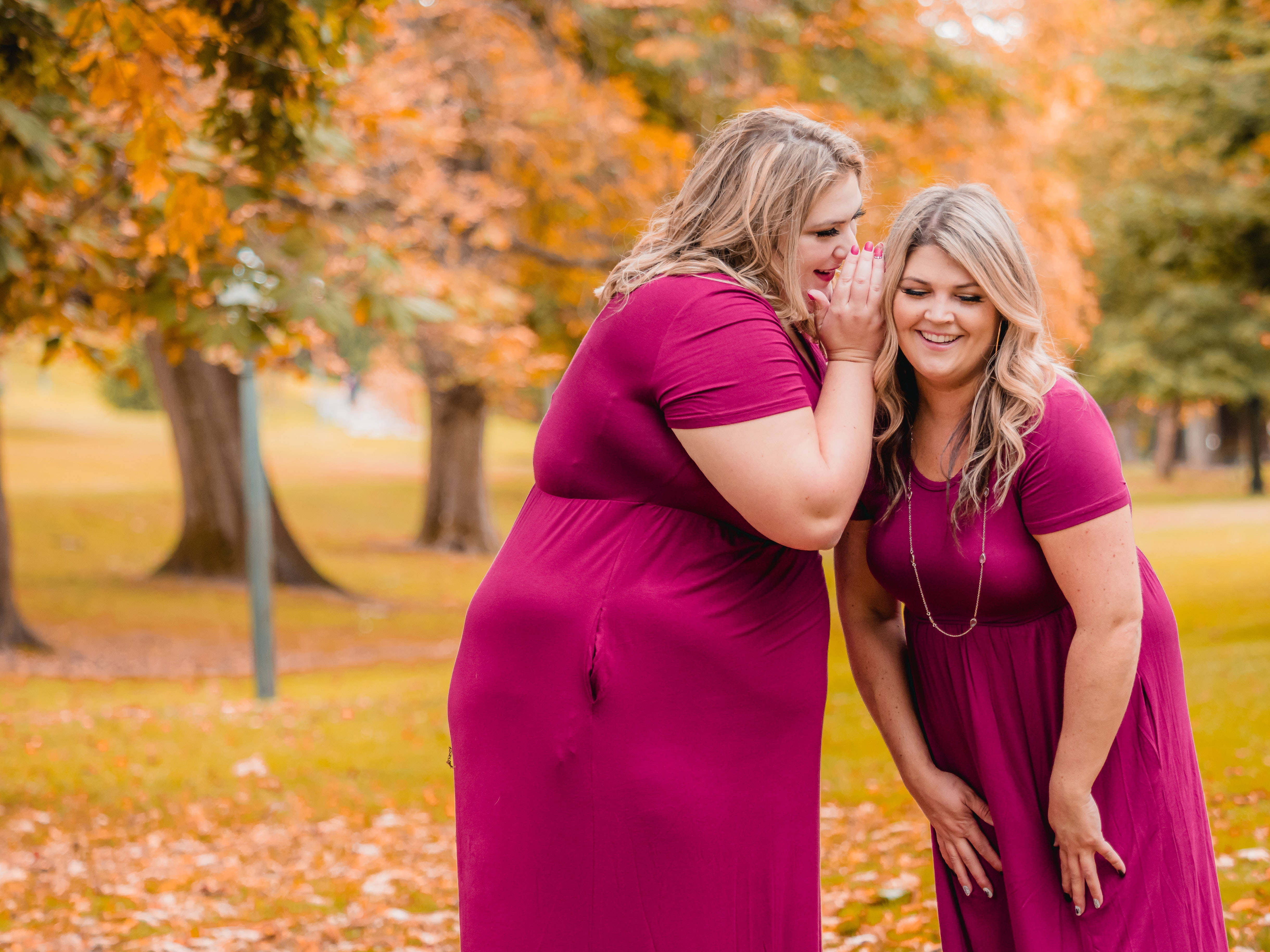 Fat Woman, magenta dresses, golden autumn trees, 4K Desktop Wallpaper
