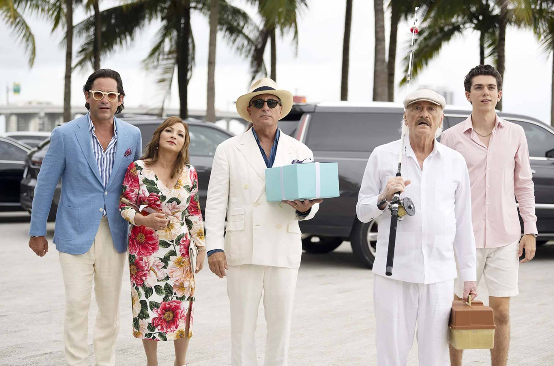 Father Of The Bride, palm tree-lined parking lot, overcast sky, Full HD Desktop Wallpaper