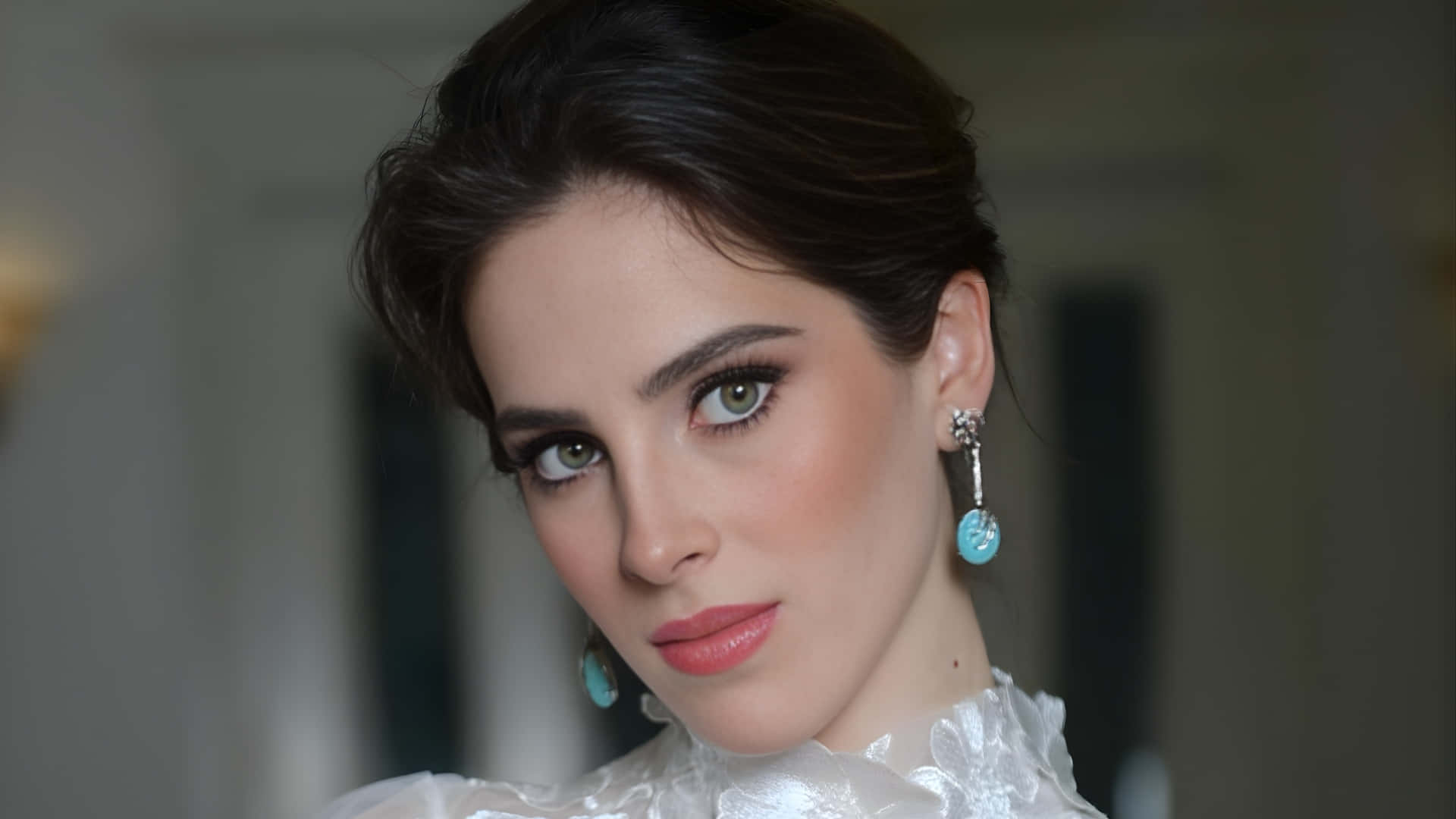 Fatima Bosch, turquoise earrings, white ruffled collar, Full HD Desktop Wallpaper