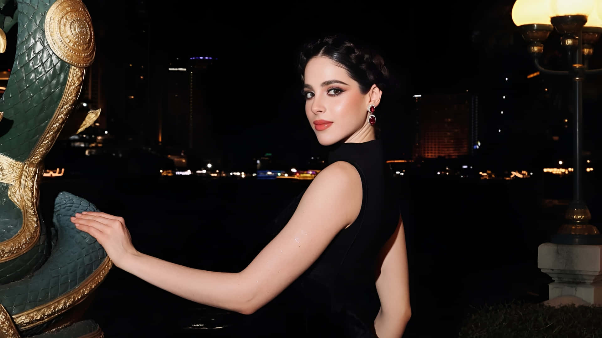 Fatima Bosch, black dress, ornate green and gold statue, Full HD Desktop Wallpaper