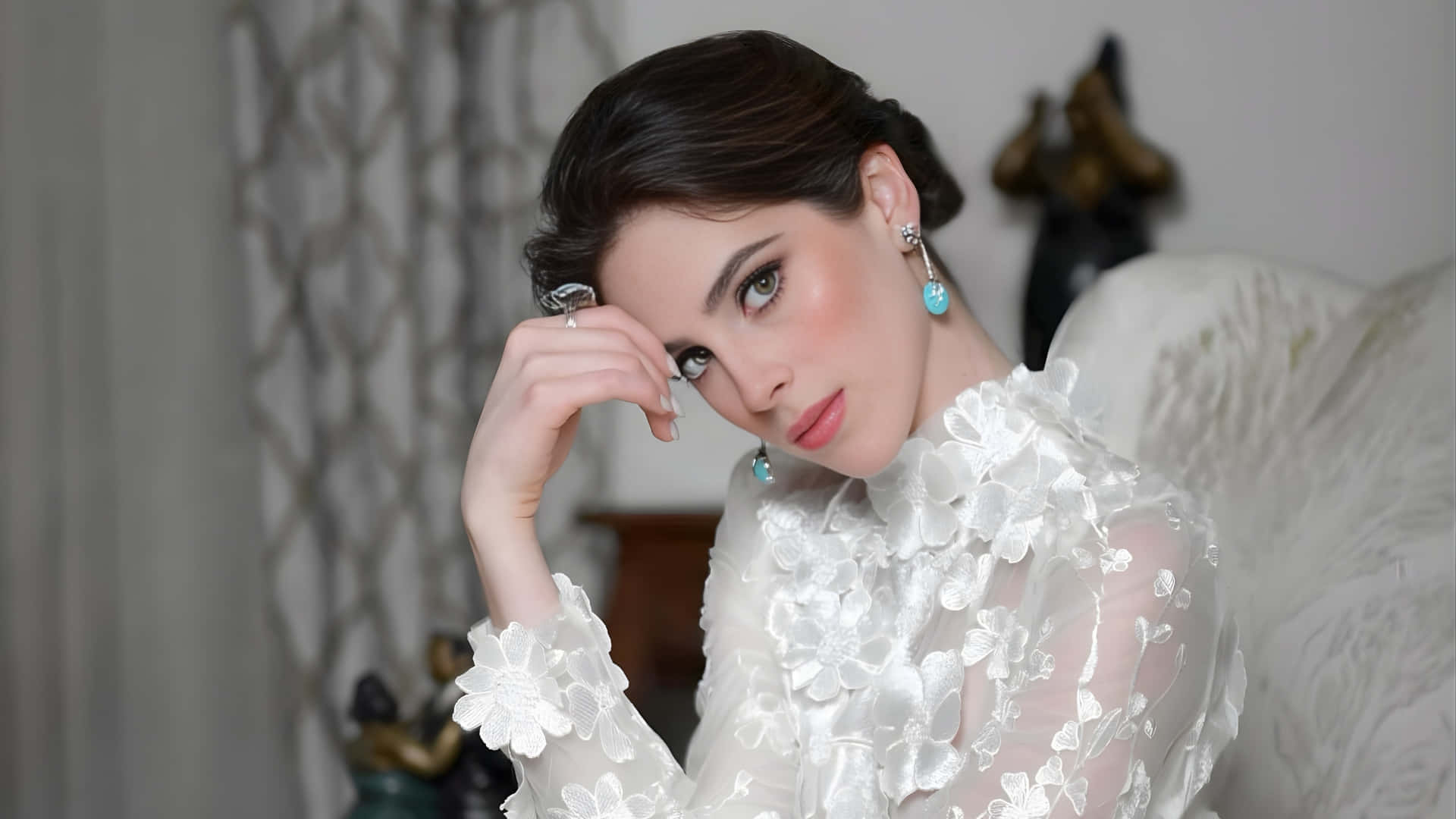 Fatima Bosch, white floral lace dress, turquoise earrings, Full HD Desktop Wallpaper