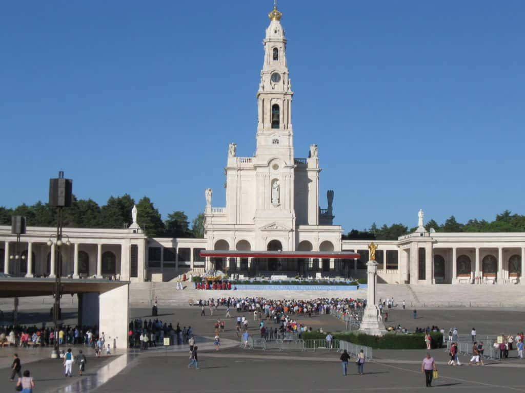 Fatima Sanctuary, white basilica, tall bell tower, SD Desktop Wallpaper