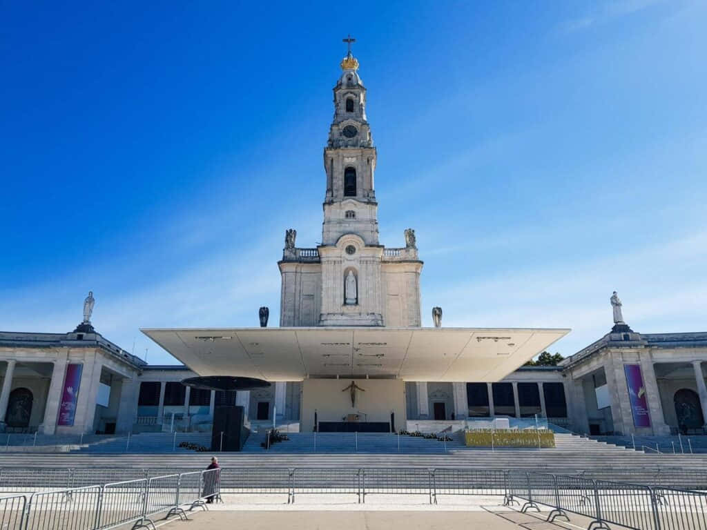 Fatima Sanctuary, white church, tall clock tower, SD Desktop Wallpaper