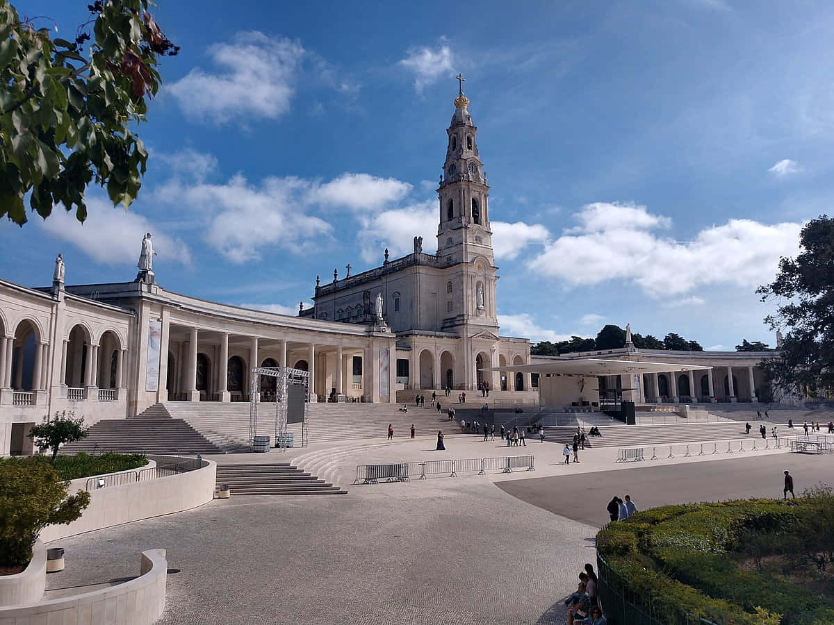 Fatima Sanctuary, white stone basilica, tall bell tower, SD Desktop Wallpaper