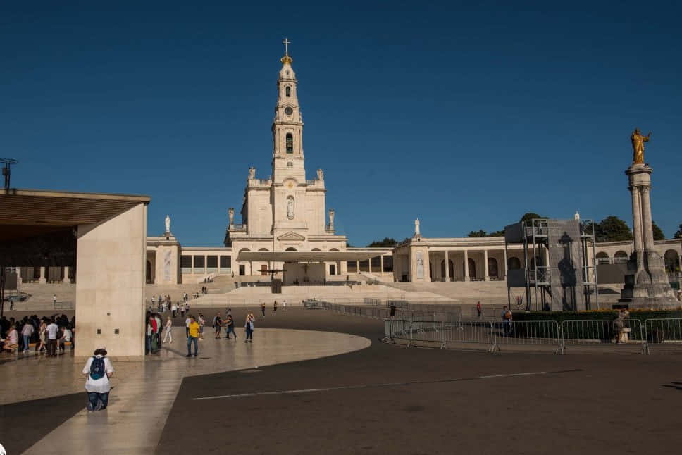 Fatima Sanctuary, white stone basilica, tall bell tower, SD Desktop Wallpaper