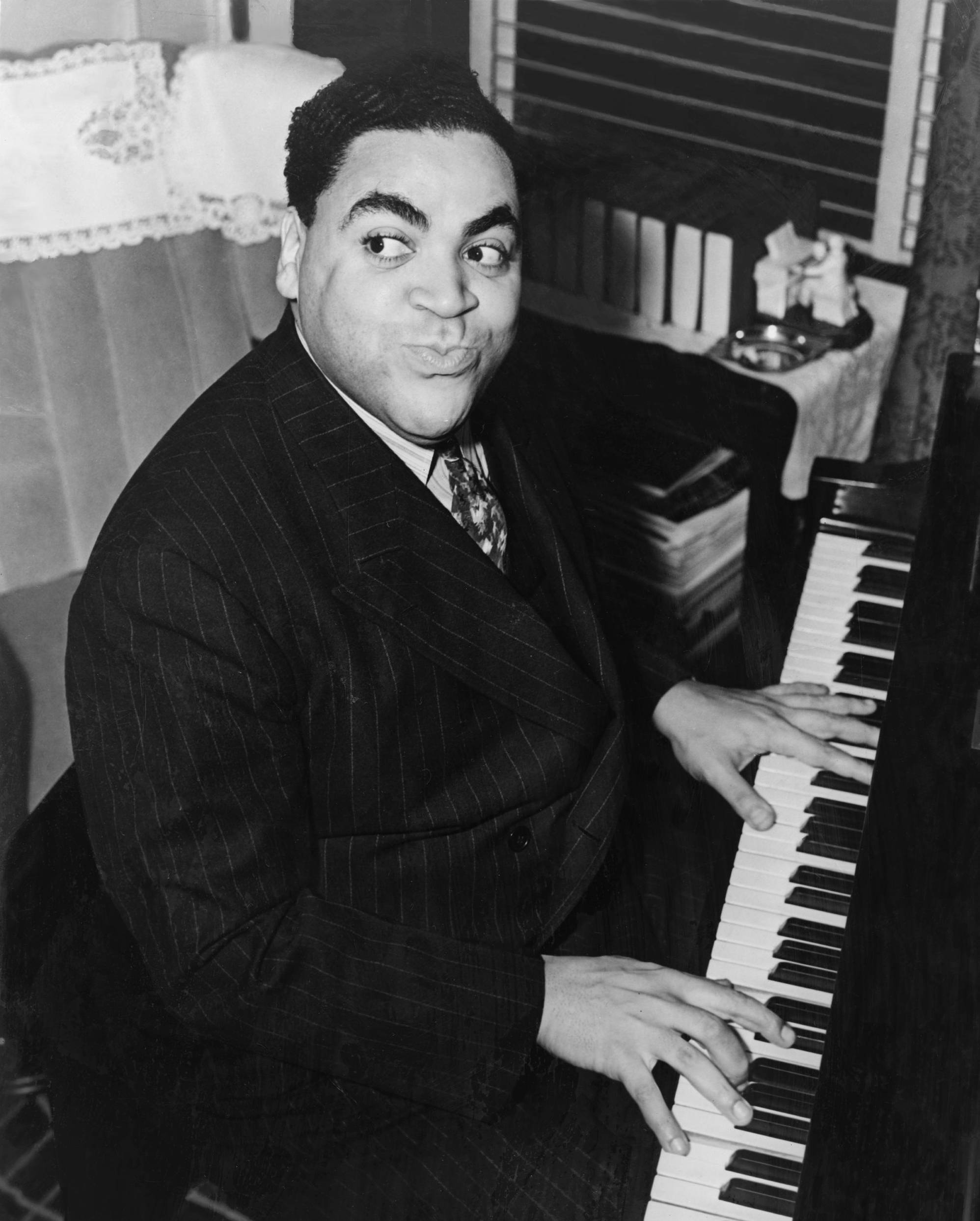 Fats Waller, piano, pinstripe suit, Full HD Phone Wallpaper