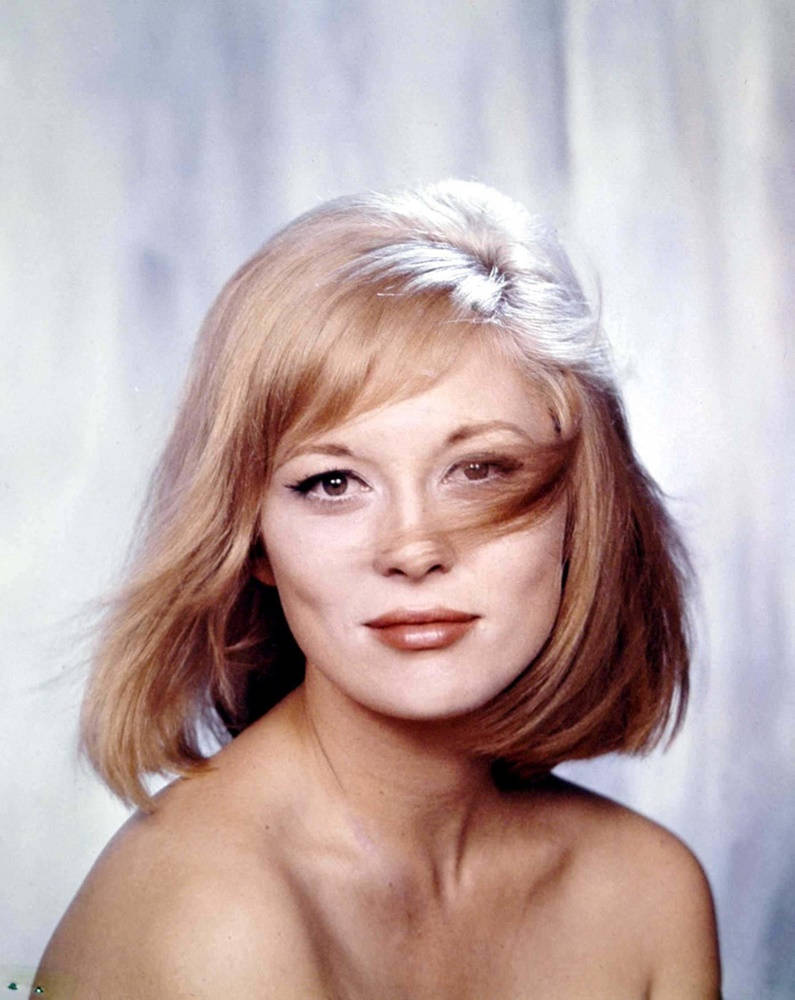 Faye Dunaway, 1967, blonde bob hair, SD Phone Wallpaper