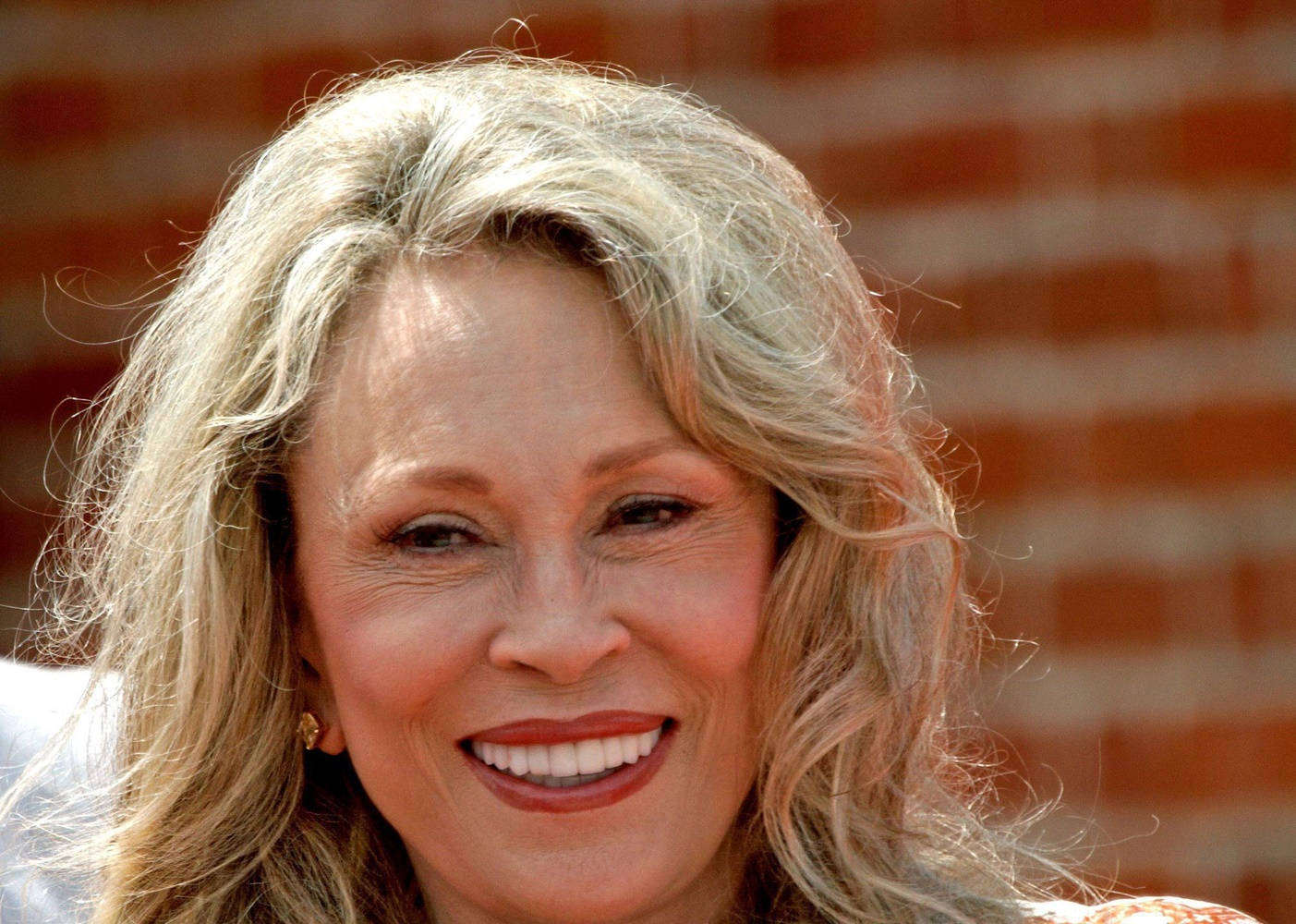 Faye Dunaway, 2008 Festival of Stars Gdansk, wavy blonde hair, HD Desktop Wallpaper