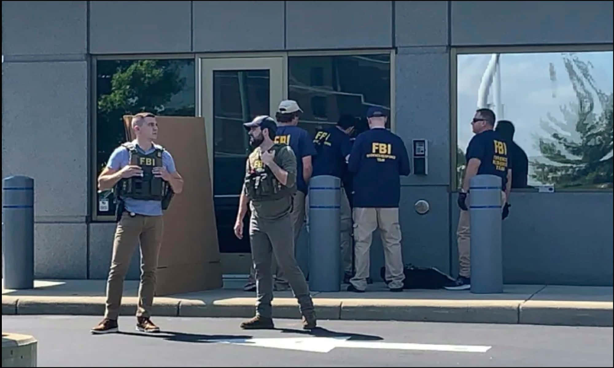 FBI, tactical gear, modern building, Full HD Desktop Wallpaper