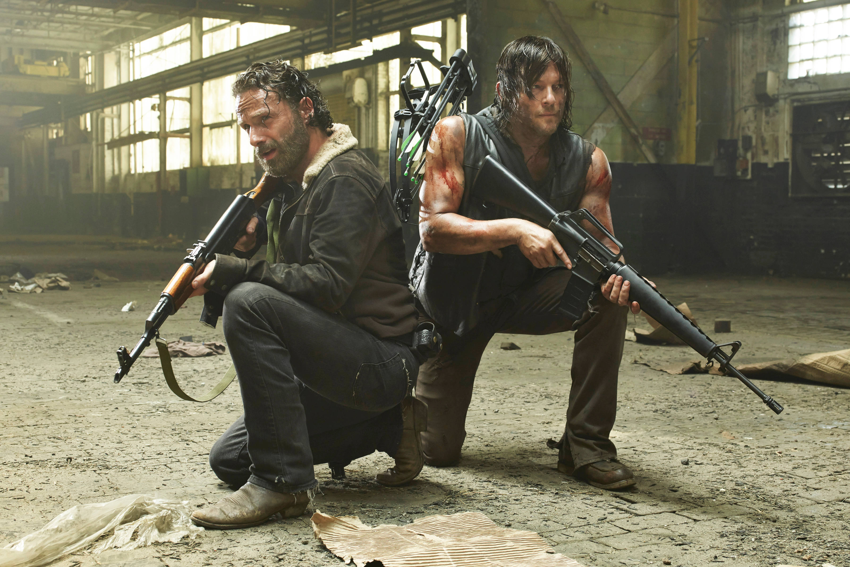 The Walking Dead, dilapidated factory, rifles, 2K Desktop Wallpaper