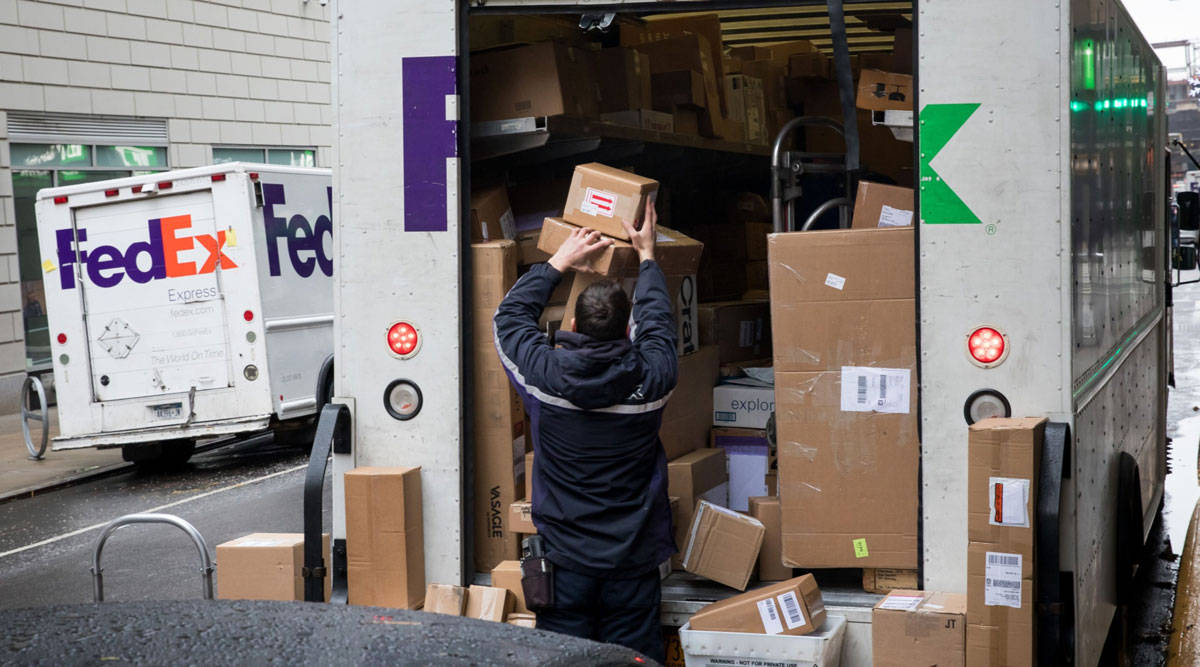 FedEx, truck, cardboard boxes, SD Desktop Wallpaper