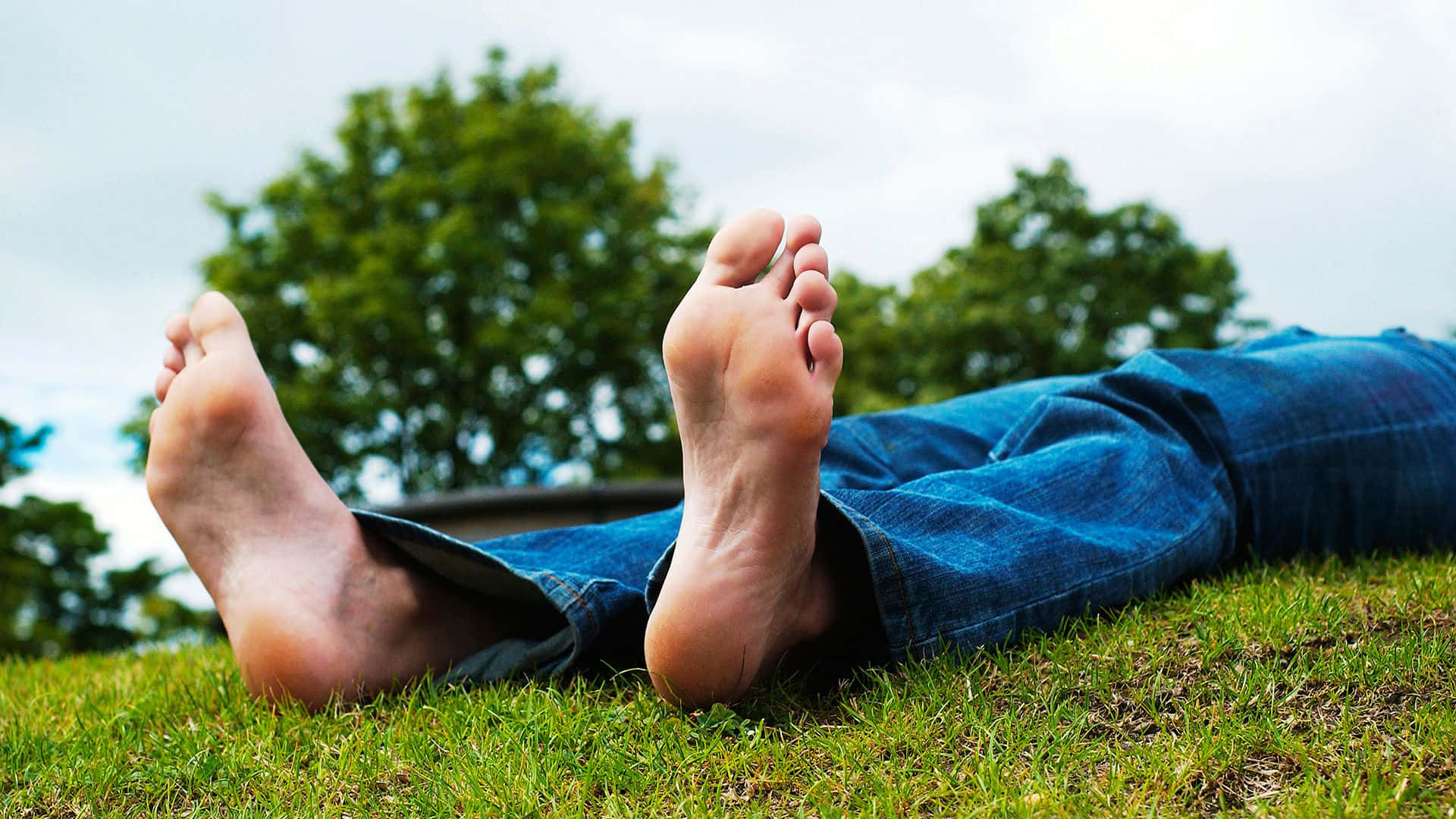bare feet, vibrant green grass, cloudy sky, Full HD Desktop Wallpaper
