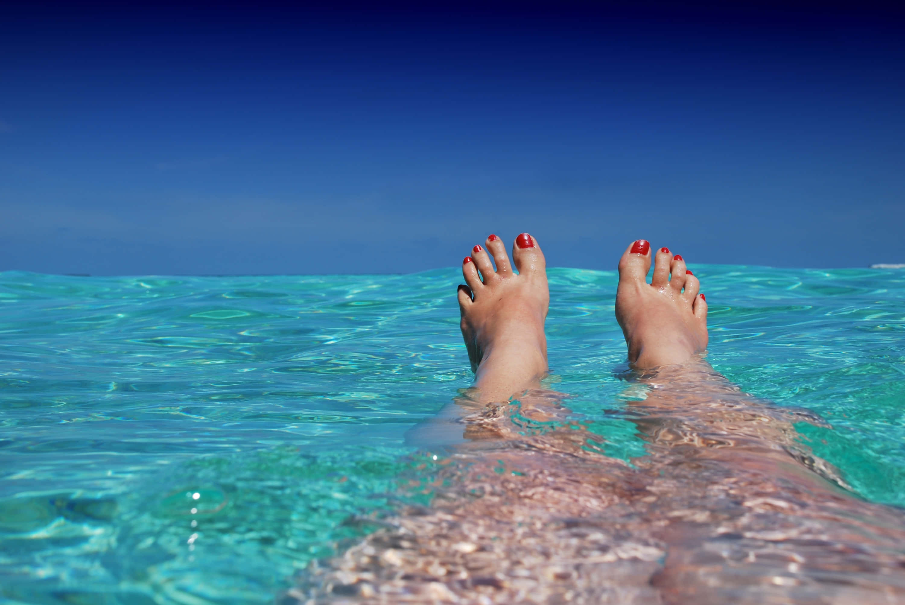 toes, feet, red nails, 2K Desktop Wallpaper