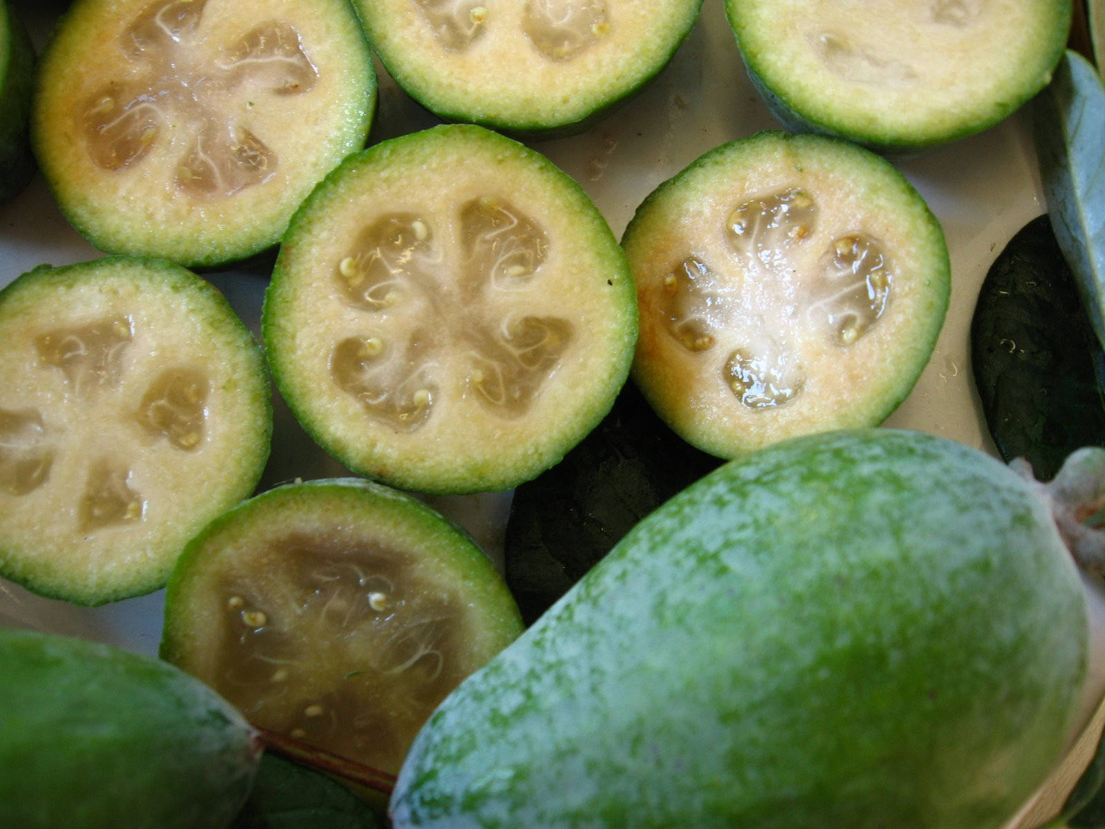 feijoa, star-shaped seeds, juicy pale flesh, HD Desktop Wallpaper